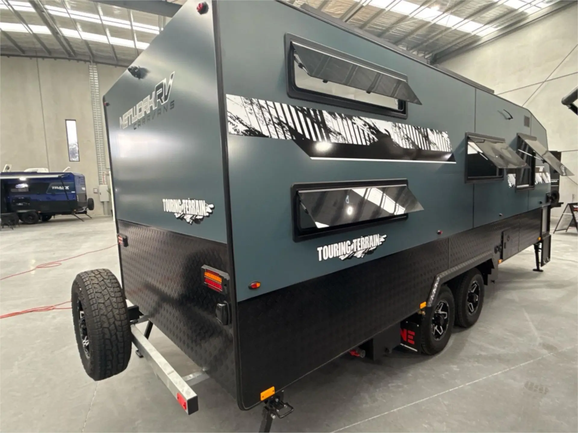 https://media-caravea.syd1.digitaloceanspaces.com/caravans/95EIC13362/exterior-21.webp