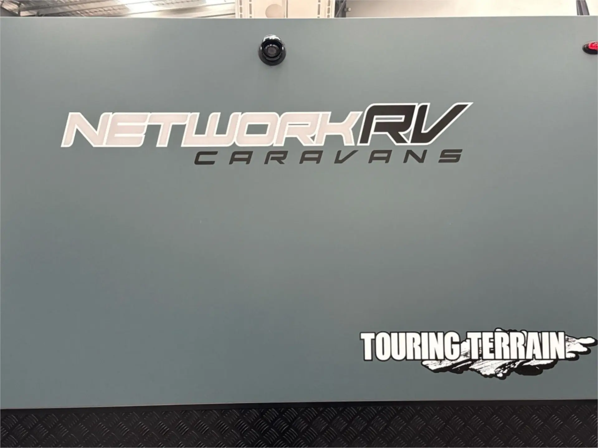 https://media-caravea.syd1.digitaloceanspaces.com/caravans/95EIC13362/exterior-24.webp