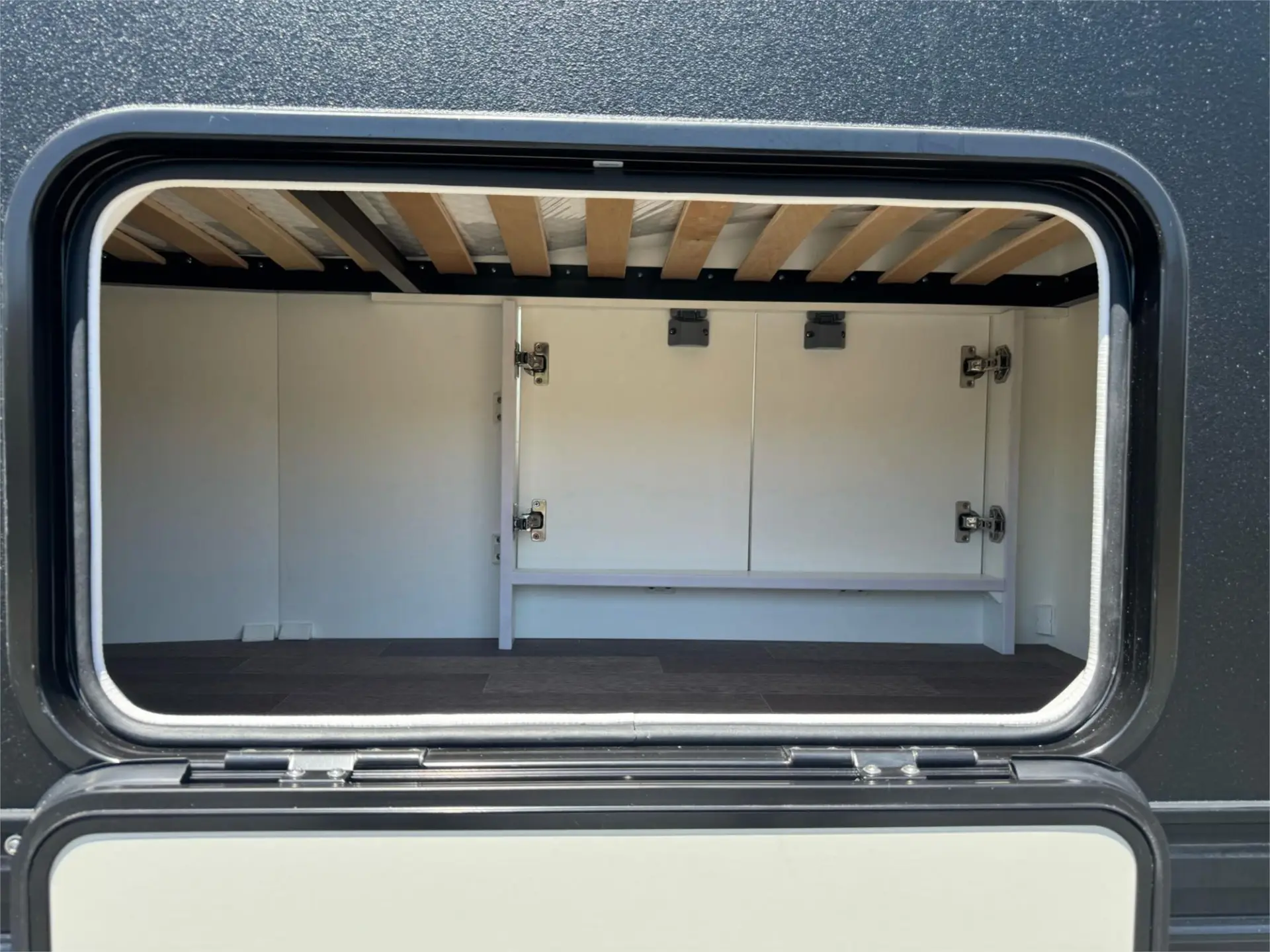 https://media-caravea.syd1.digitaloceanspaces.com/caravans/95EIC14929/exterior-14.webp