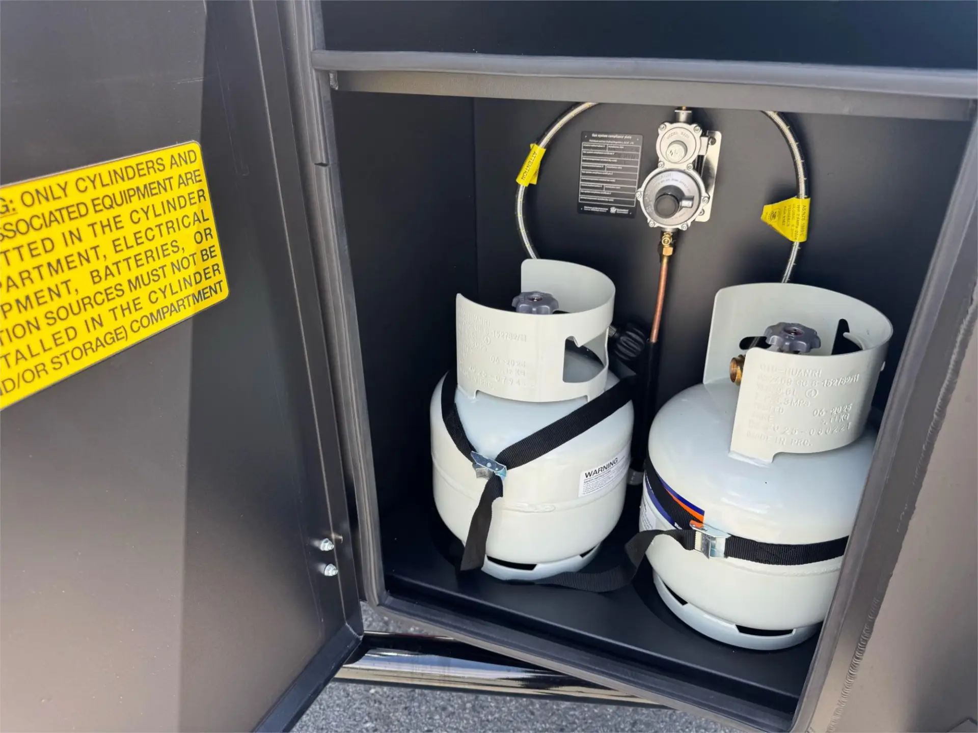 https://media-caravea.syd1.digitaloceanspaces.com/caravans/95EIC14929/exterior-23.webp