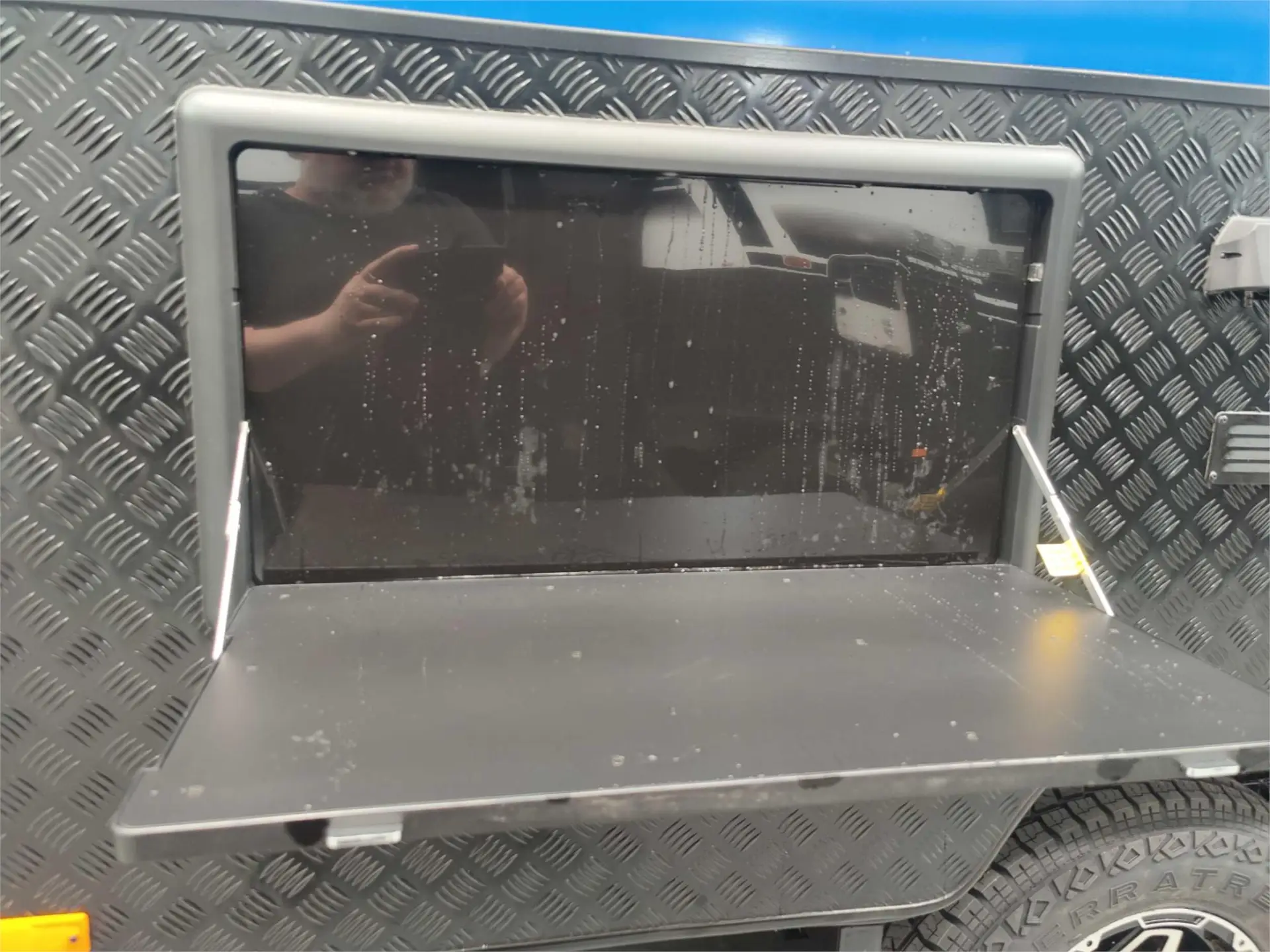 https://media-caravea.syd1.digitaloceanspaces.com/caravans/95EIC15159/exterior-31.webp
