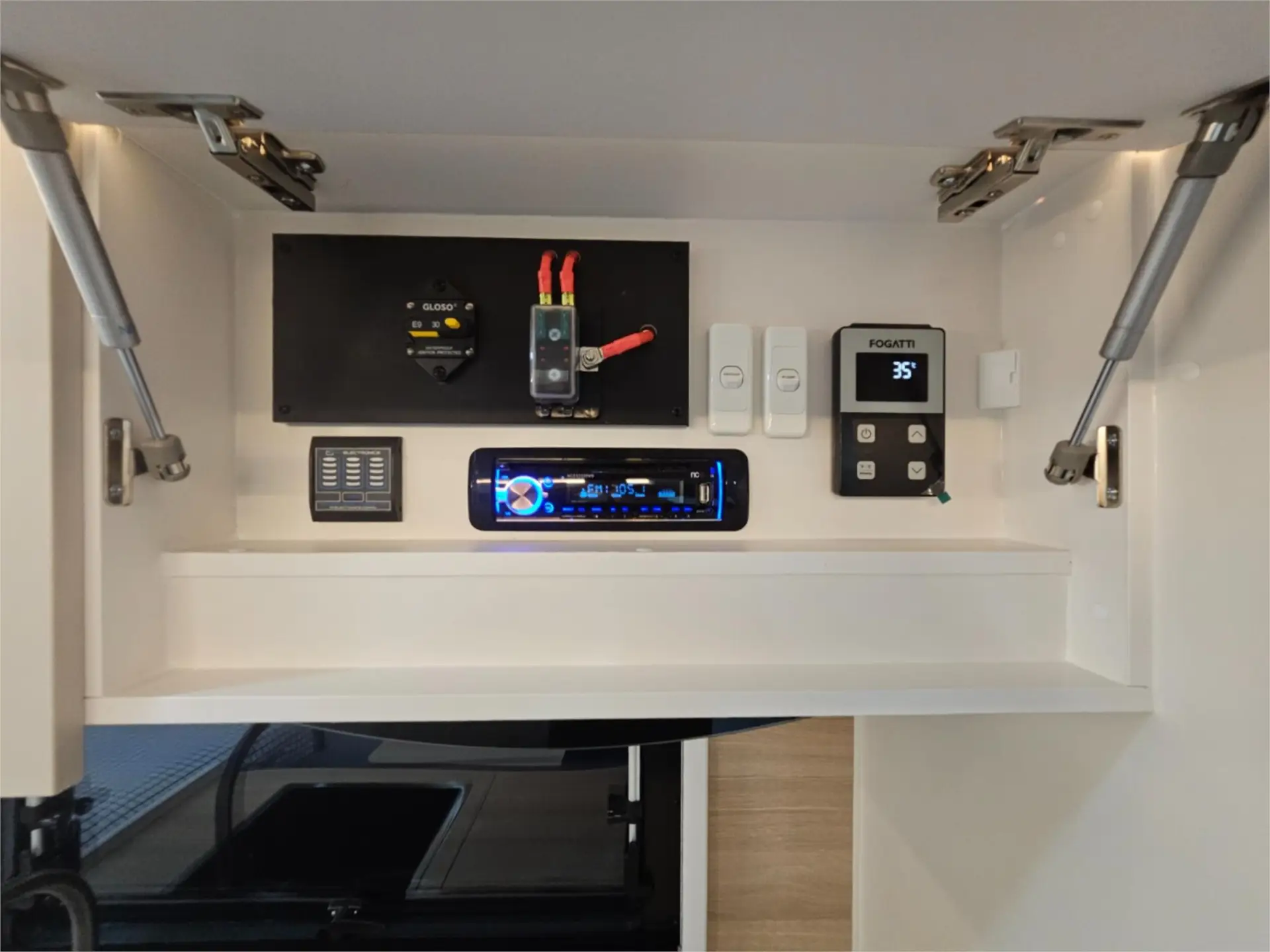 https://media-caravea.syd1.digitaloceanspaces.com/caravans/95EIC15233/exterior-12.webp