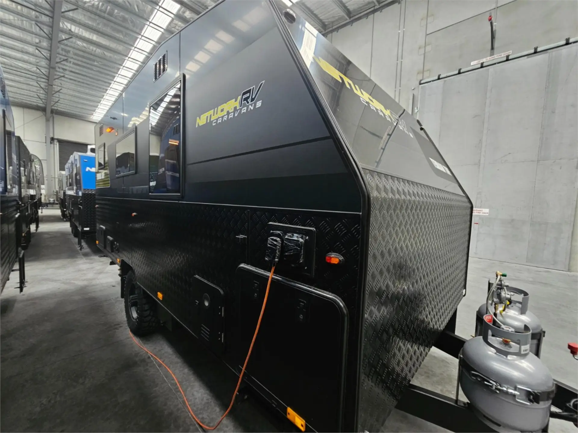 https://media-caravea.syd1.digitaloceanspaces.com/caravans/95EIC15233/exterior-4.webp