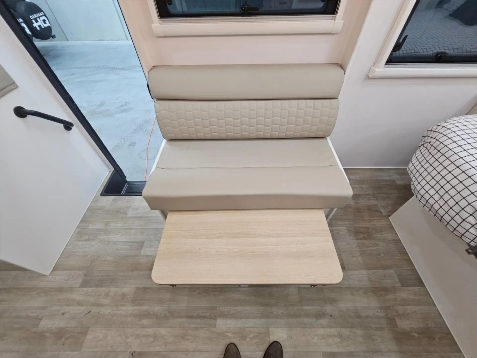 https://media-caravea.syd1.digitaloceanspaces.com/caravans/95EIC15233/exterior-8.webp