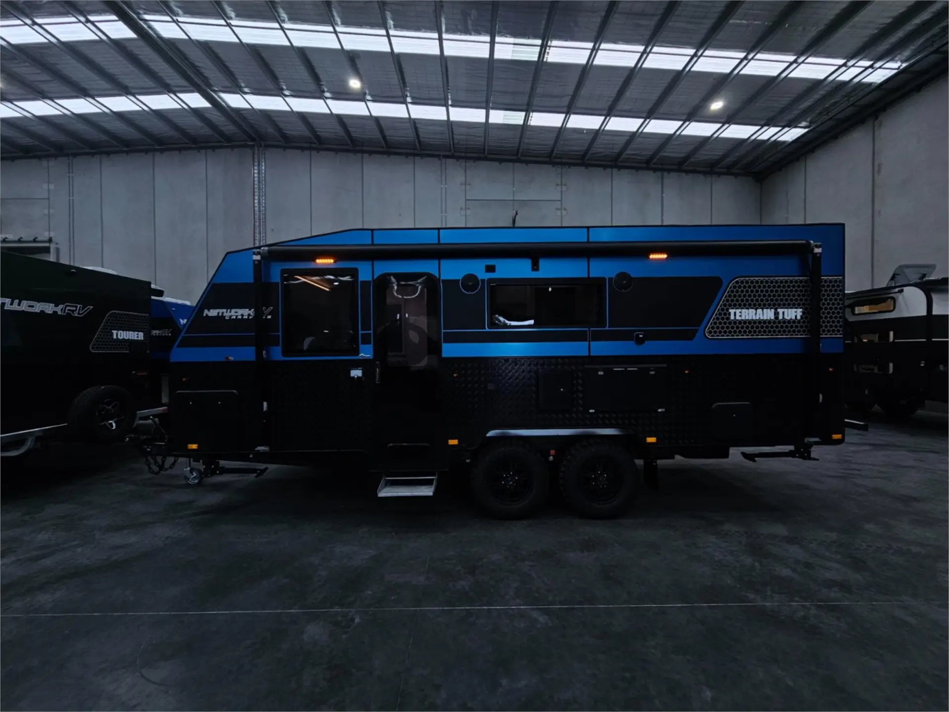 https://media-caravea.syd1.digitaloceanspaces.com/caravans/95EIC15234/exterior-11.webp