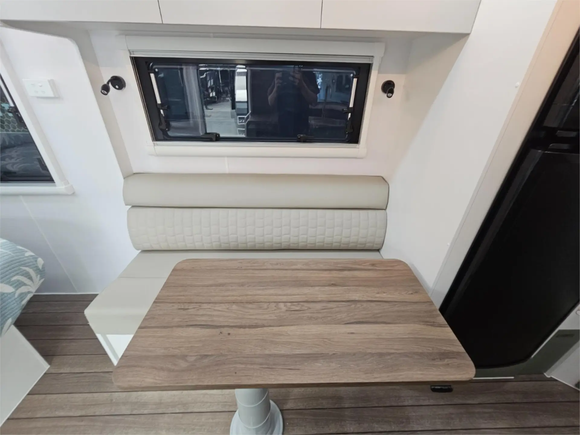 https://media-caravea.syd1.digitaloceanspaces.com/caravans/95EIC15234/exterior-18.webp