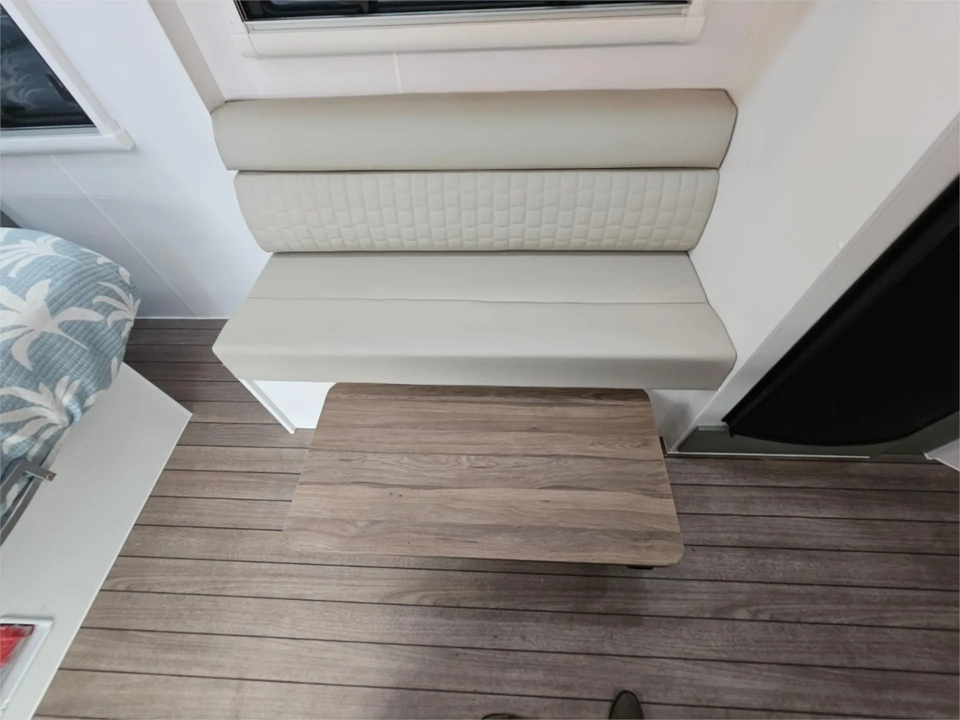 https://media-caravea.syd1.digitaloceanspaces.com/caravans/95EIC15234/exterior-19.webp