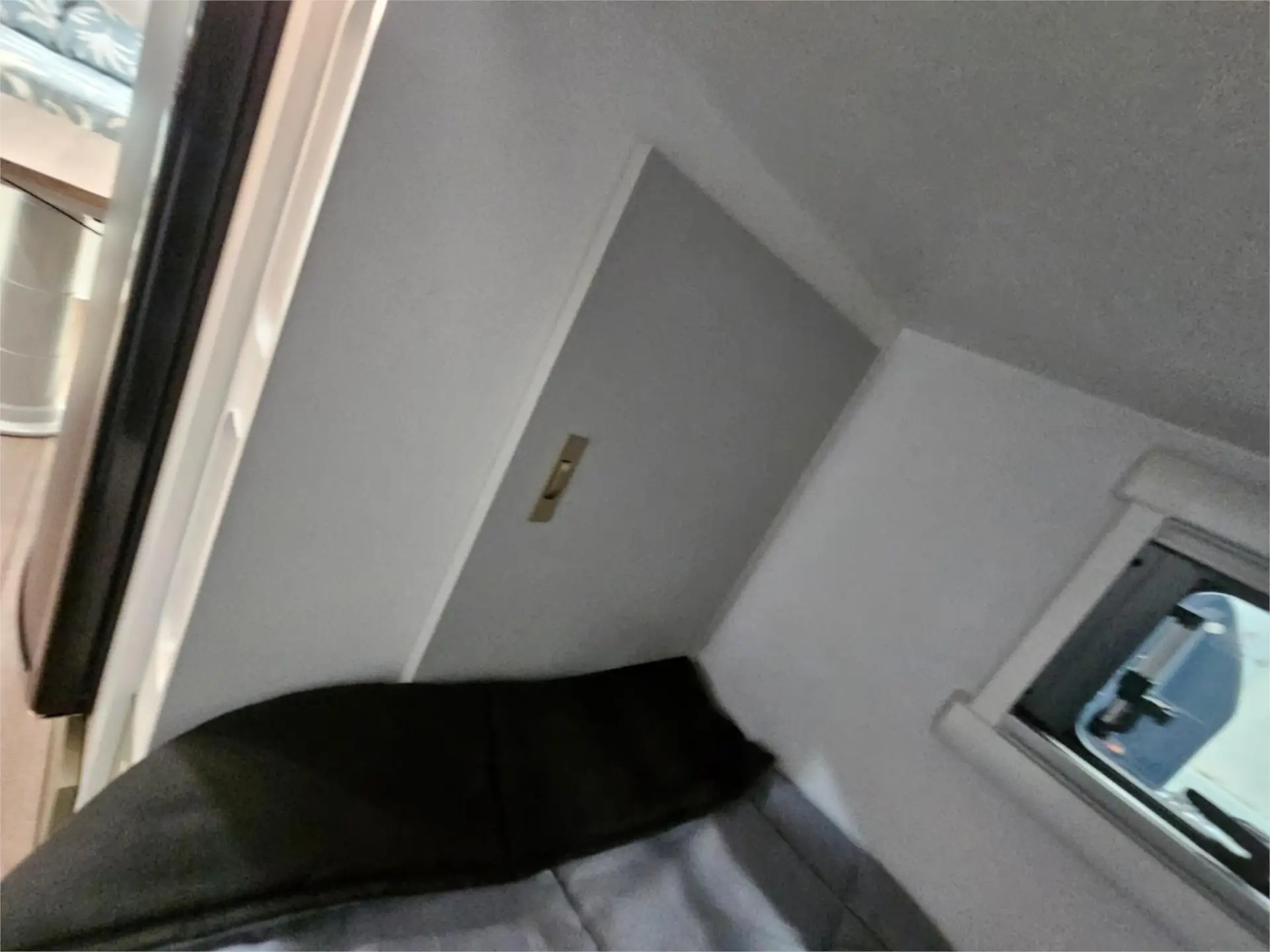 https://media-caravea.syd1.digitaloceanspaces.com/caravans/95EIC15234/exterior-27.webp