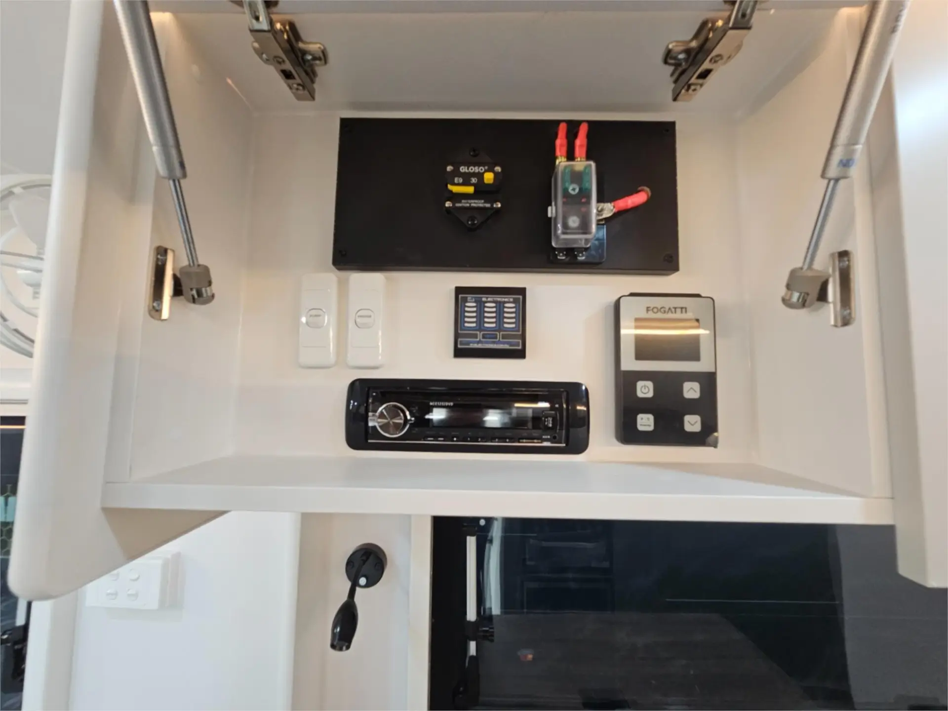 https://media-caravea.syd1.digitaloceanspaces.com/caravans/95EIC15234/exterior-35.webp