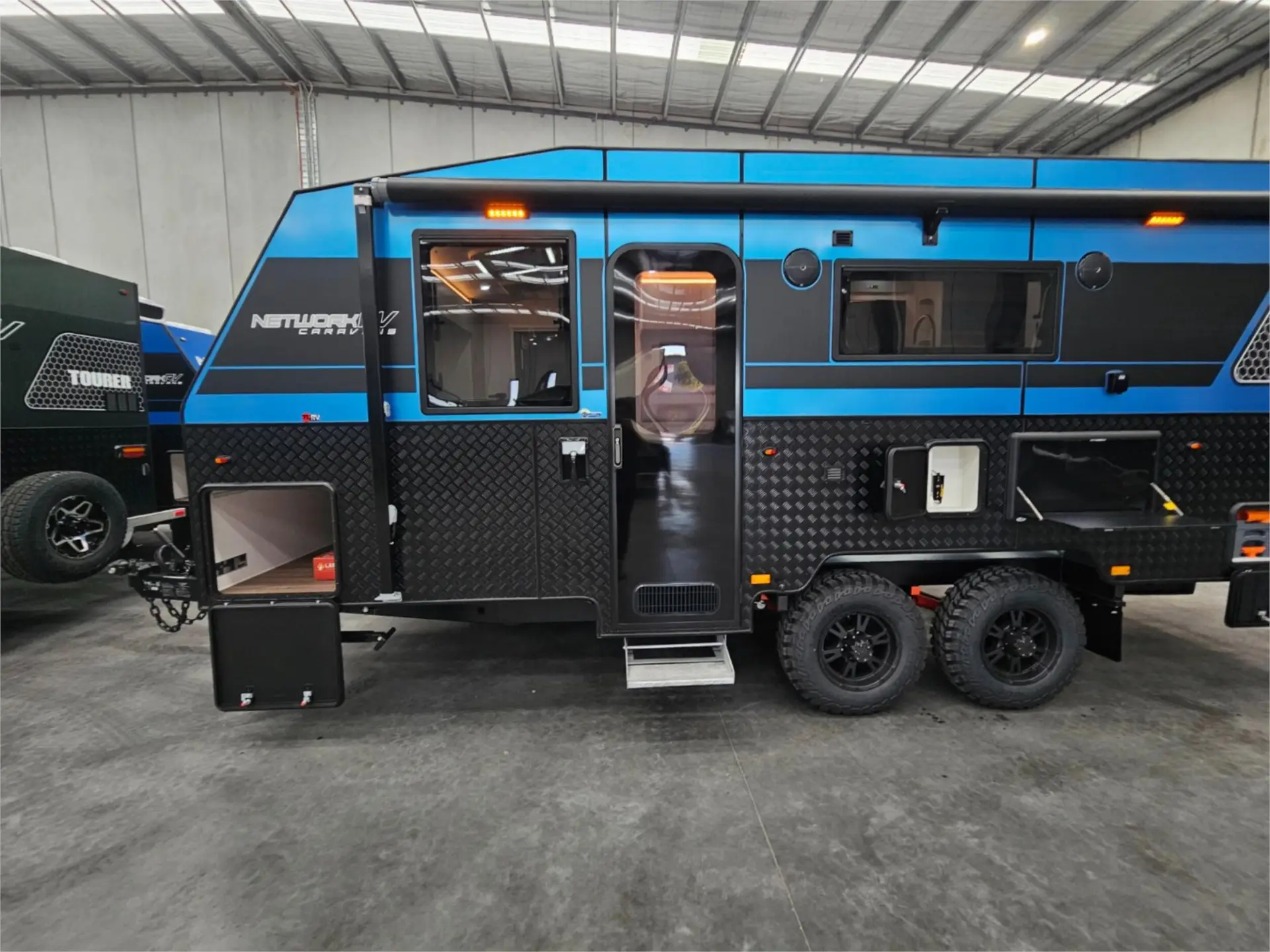 https://media-caravea.syd1.digitaloceanspaces.com/caravans/95EIC15234/exterior-40.webp