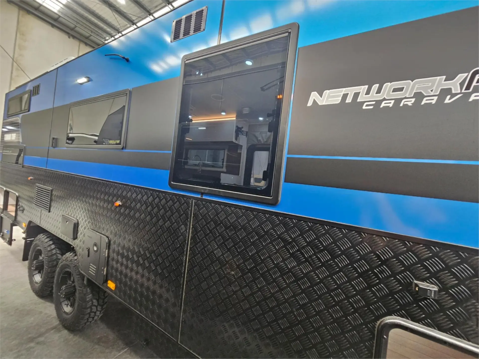 https://media-caravea.syd1.digitaloceanspaces.com/caravans/95EIC15234/exterior-5.webp