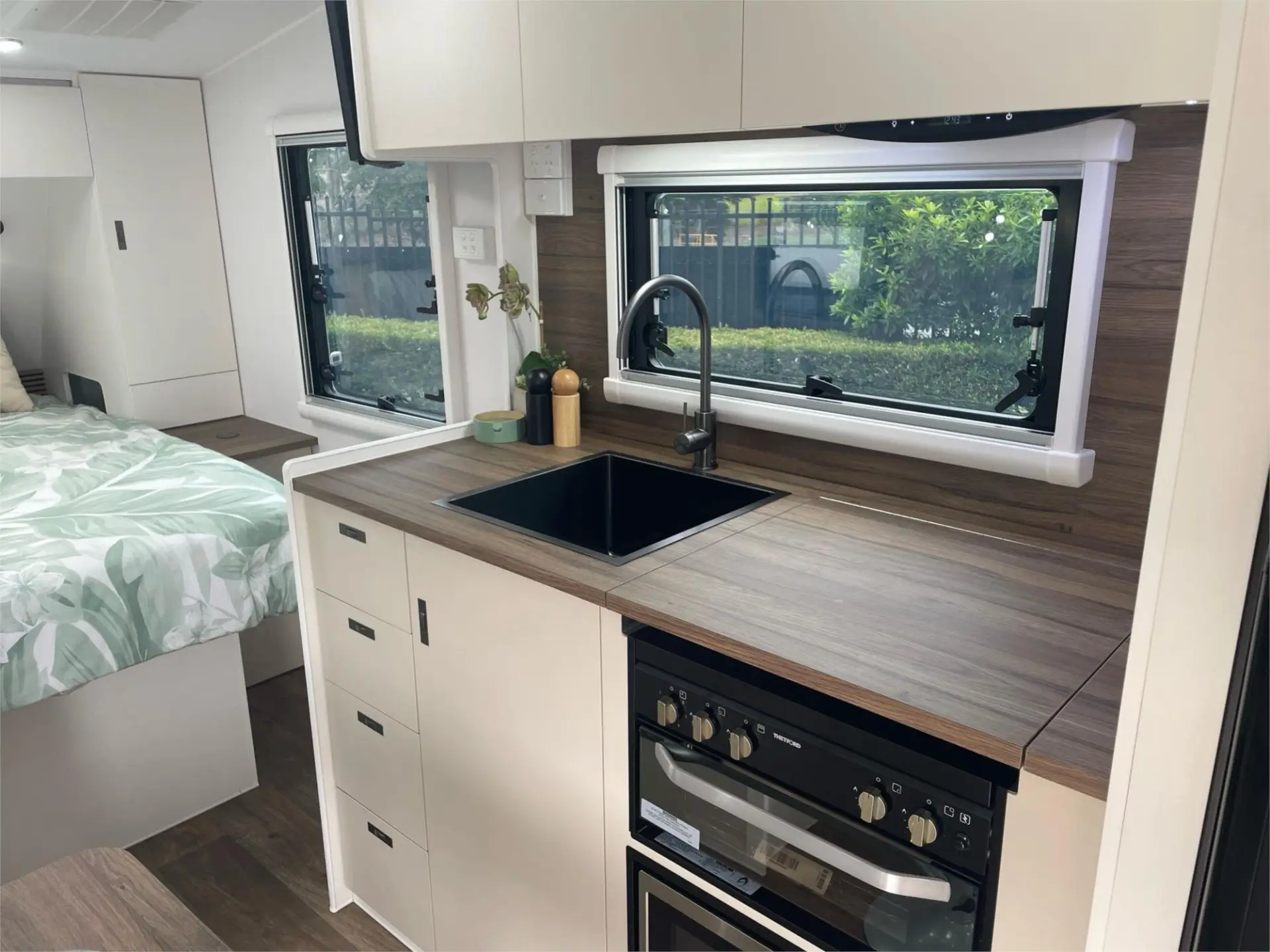 https://media-caravea.syd1.digitaloceanspaces.com/caravans/95EIC15303/exterior-20.webp