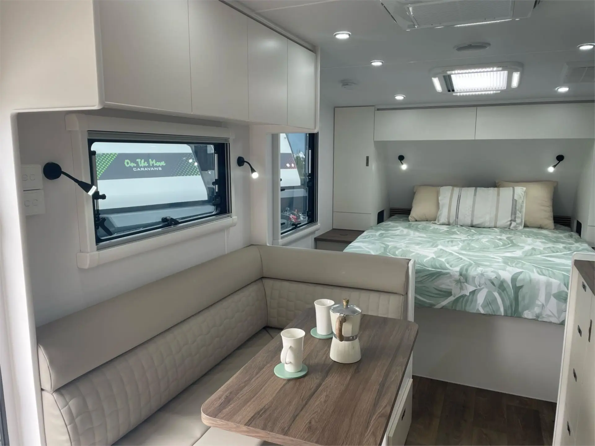 https://media-caravea.syd1.digitaloceanspaces.com/caravans/95EIC15303/exterior-22.webp