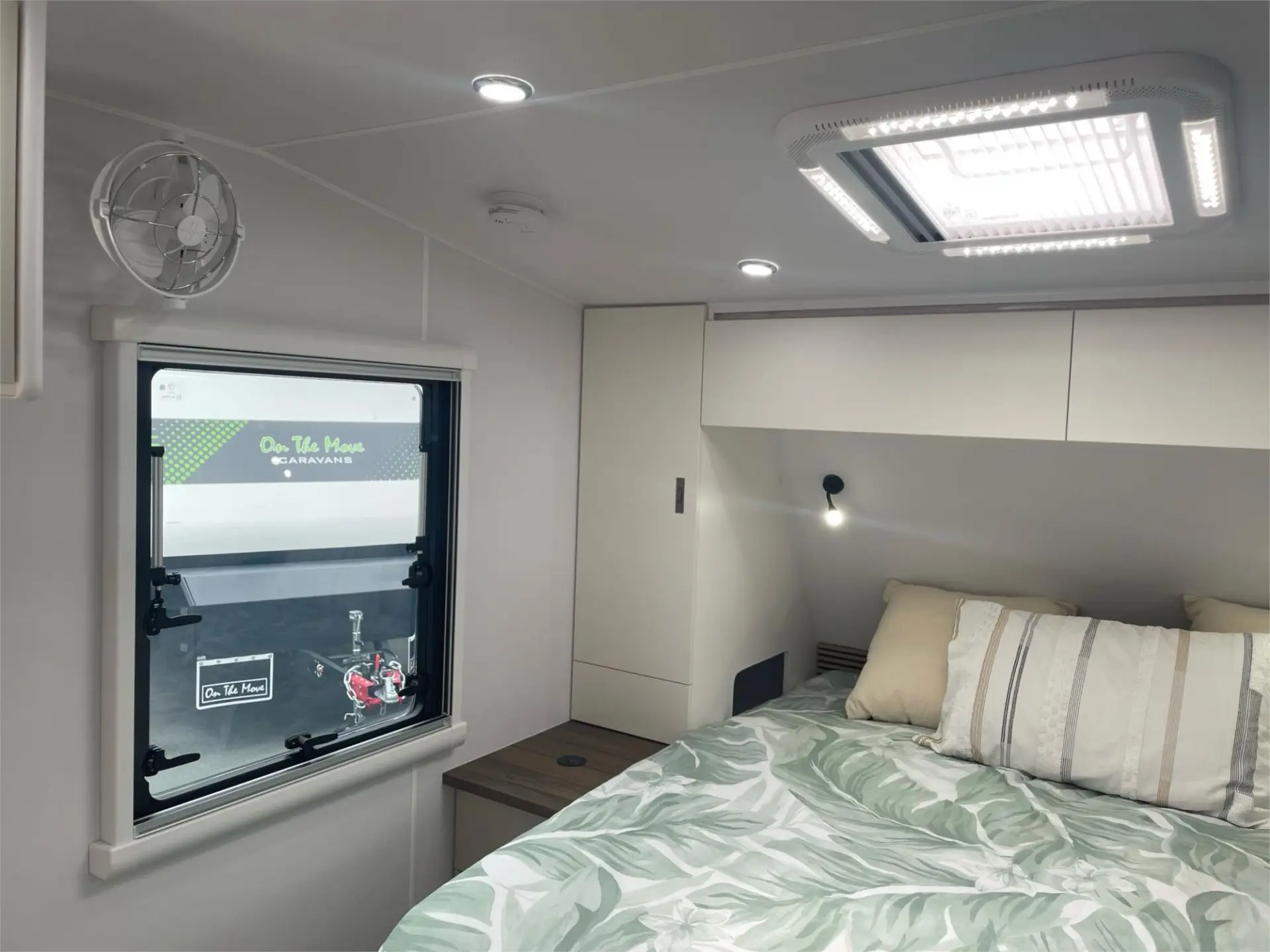 https://media-caravea.syd1.digitaloceanspaces.com/caravans/95EIC15303/exterior-25.webp