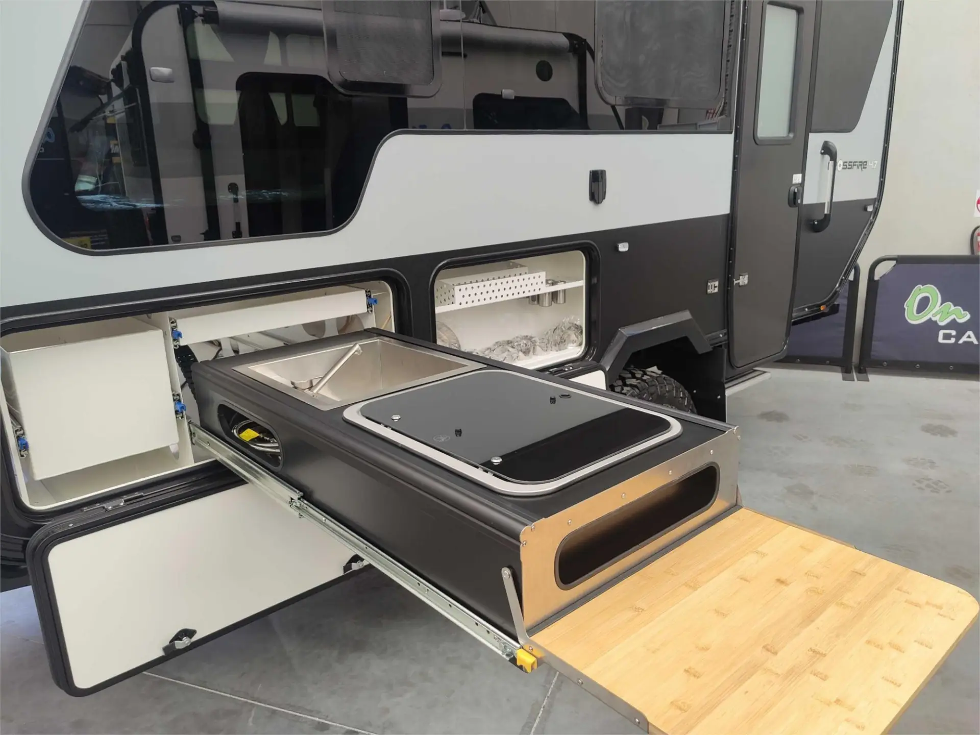 https://media-caravea.syd1.digitaloceanspaces.com/caravans/95EIC15688/exterior-12.webp