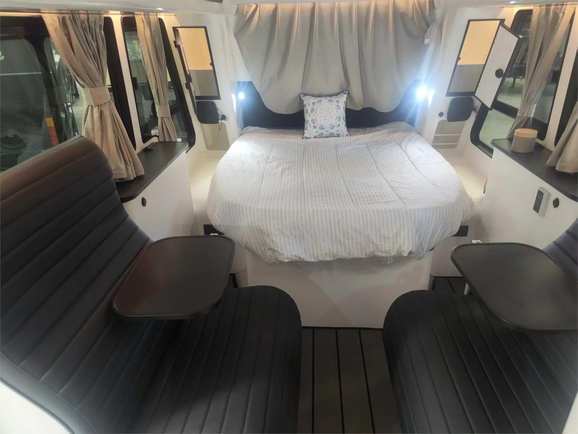 https://media-caravea.syd1.digitaloceanspaces.com/caravans/95EIC15688/exterior-17.webp