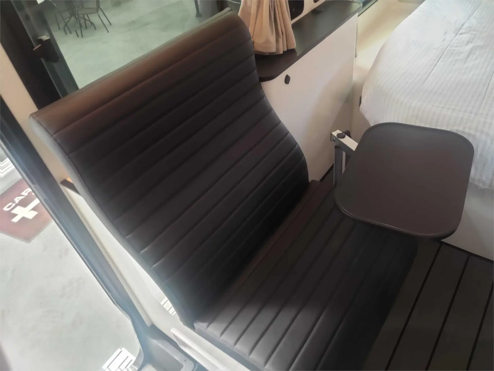 https://media-caravea.syd1.digitaloceanspaces.com/caravans/95EIC15688/exterior-25.webp