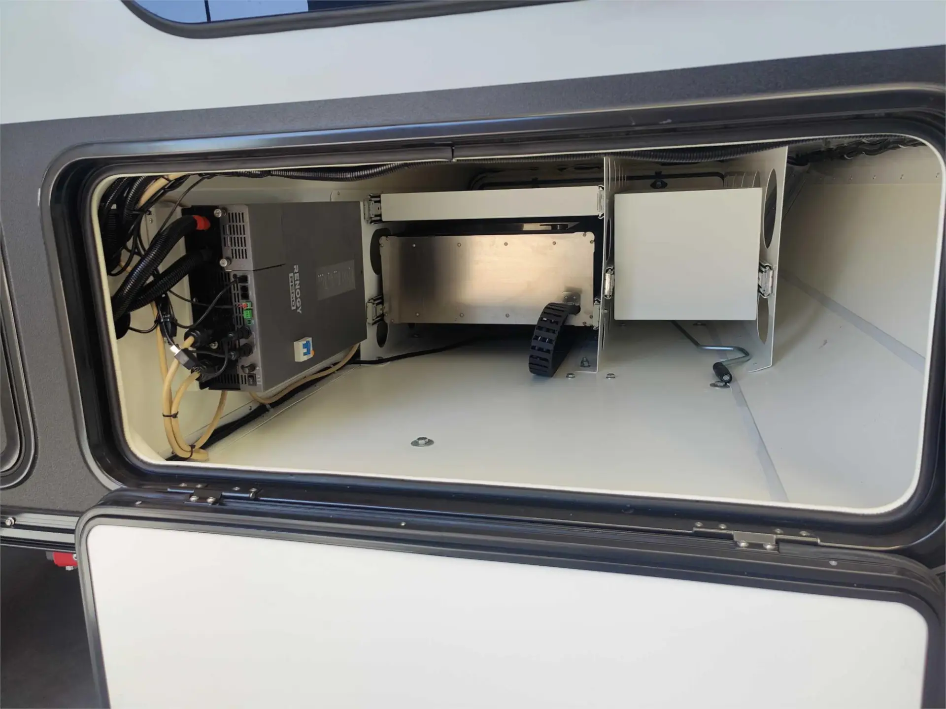 https://media-caravea.syd1.digitaloceanspaces.com/caravans/95EIC15688/exterior-46.webp