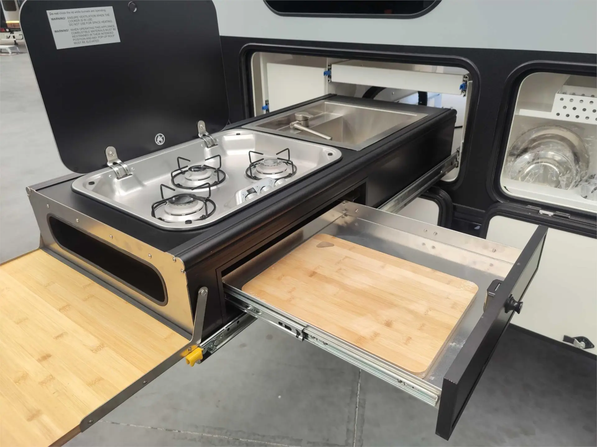 https://media-caravea.syd1.digitaloceanspaces.com/caravans/95EIC15688/exterior-9.webp