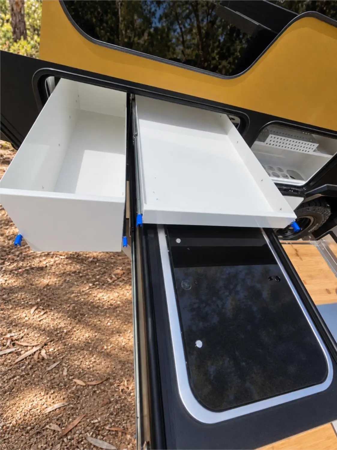 https://media-caravea.syd1.digitaloceanspaces.com/caravans/95EIC15690/exterior-12.webp