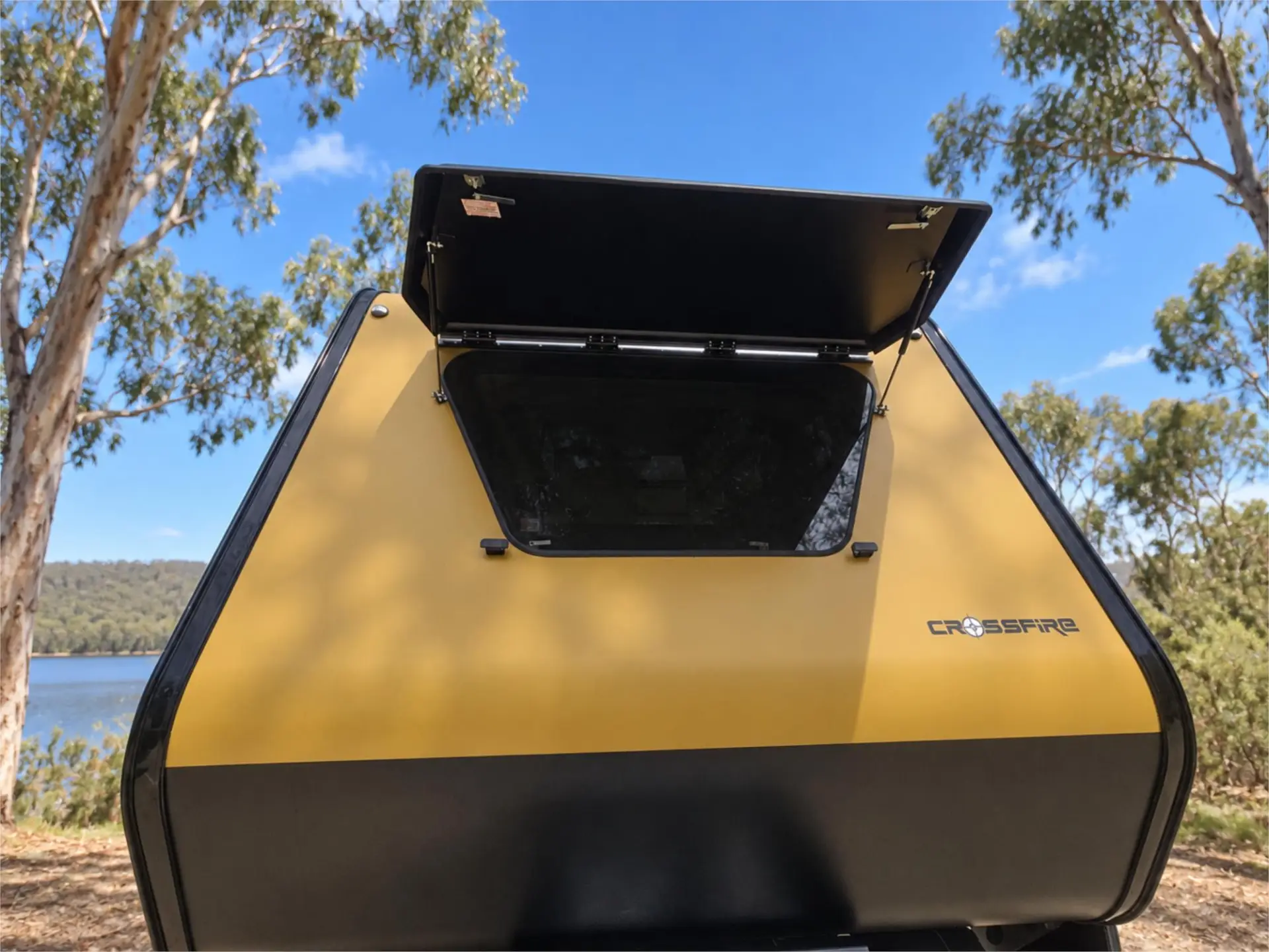 https://media-caravea.syd1.digitaloceanspaces.com/caravans/95EIC15690/exterior-2.webp