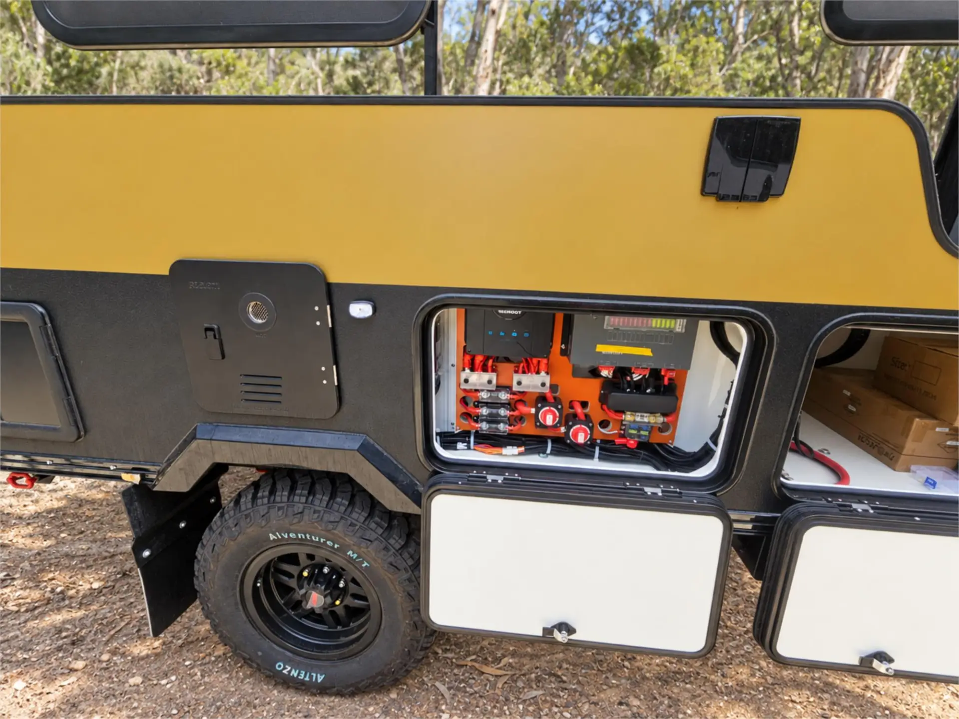 https://media-caravea.syd1.digitaloceanspaces.com/caravans/95EIC15690/exterior-6.webp