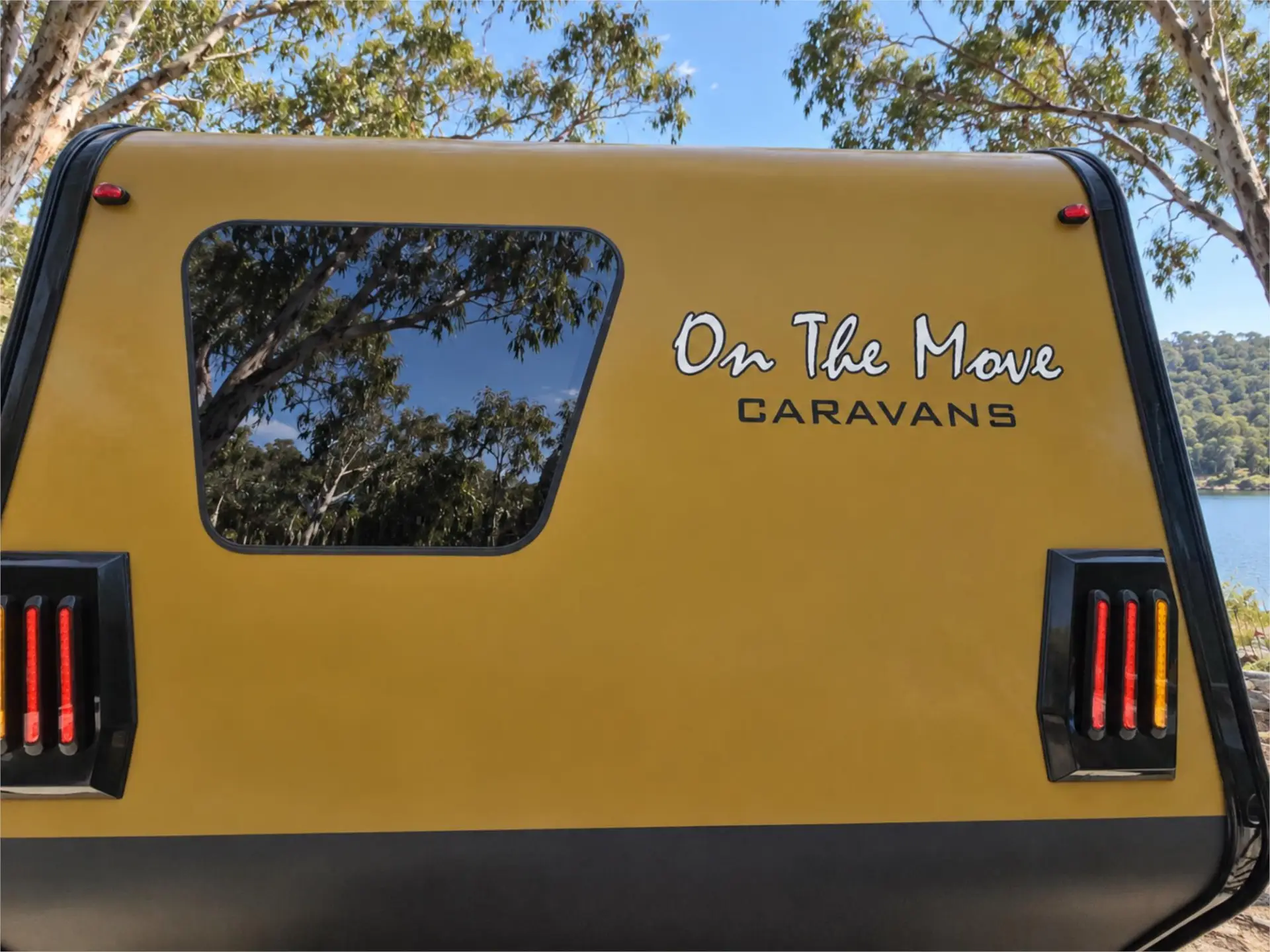https://media-caravea.syd1.digitaloceanspaces.com/caravans/95EIC15690/exterior-7.webp