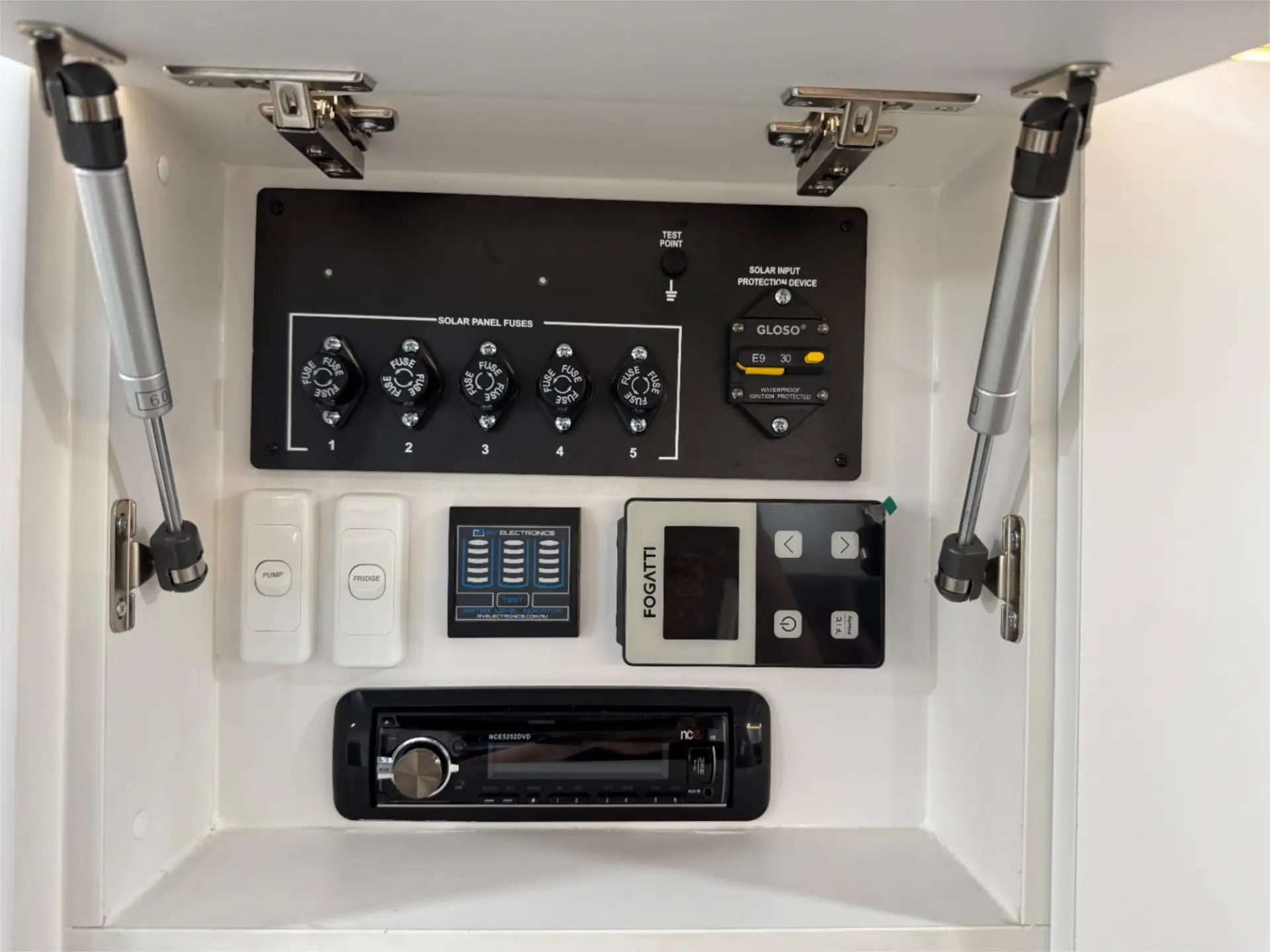 https://media-caravea.syd1.digitaloceanspaces.com/caravans/95EIC16633/exterior-7.webp