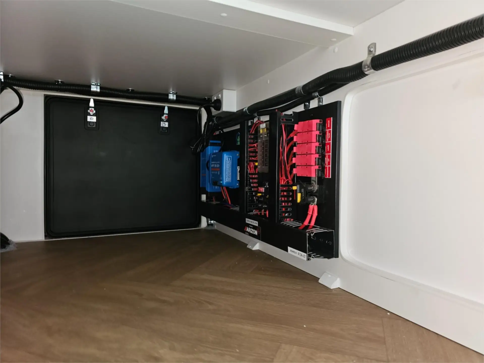 https://media-caravea.syd1.digitaloceanspaces.com/caravans/95EIC16634/exterior-25.webp