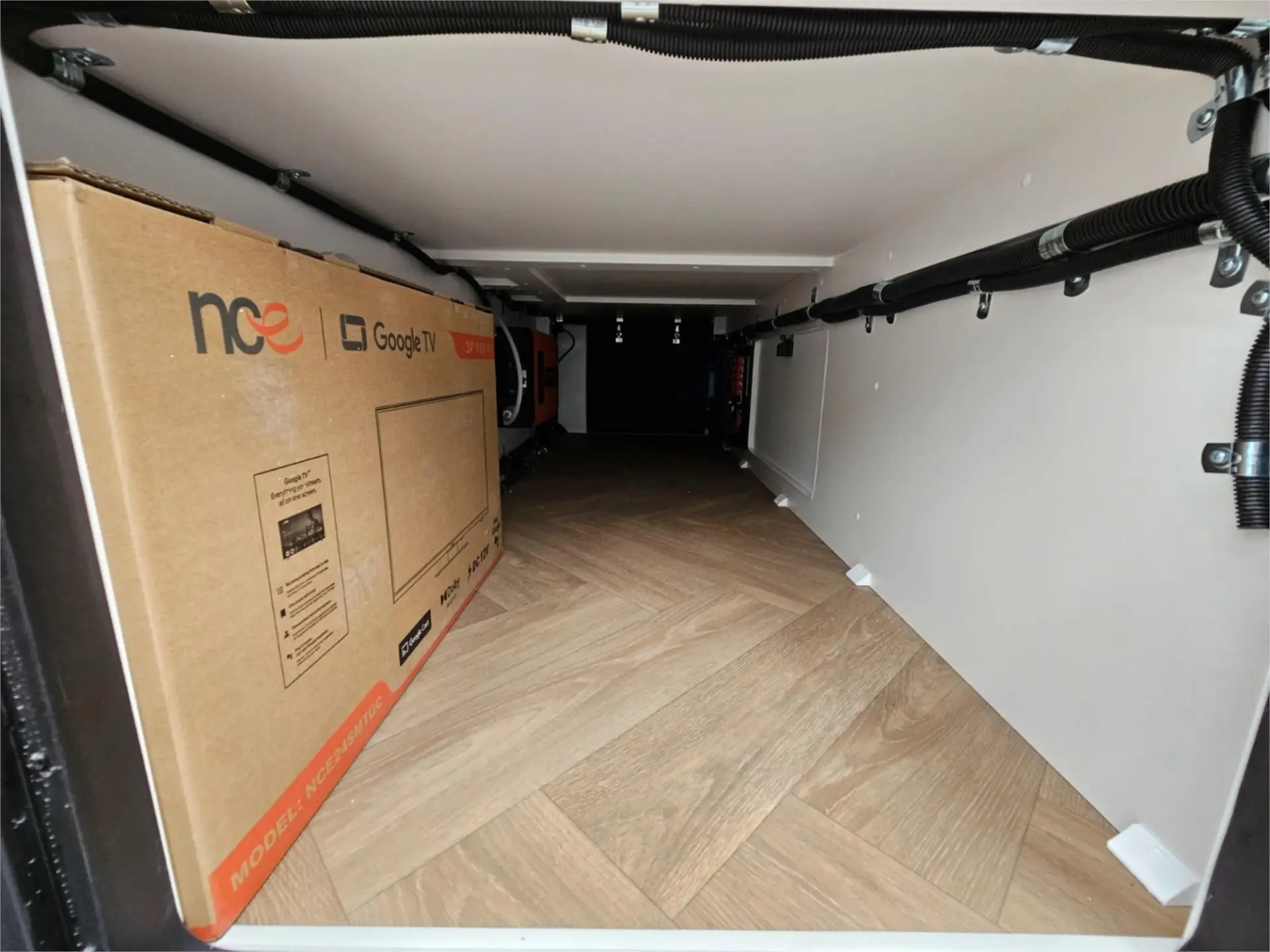 https://media-caravea.syd1.digitaloceanspaces.com/caravans/95EIC16634/exterior-34.webp