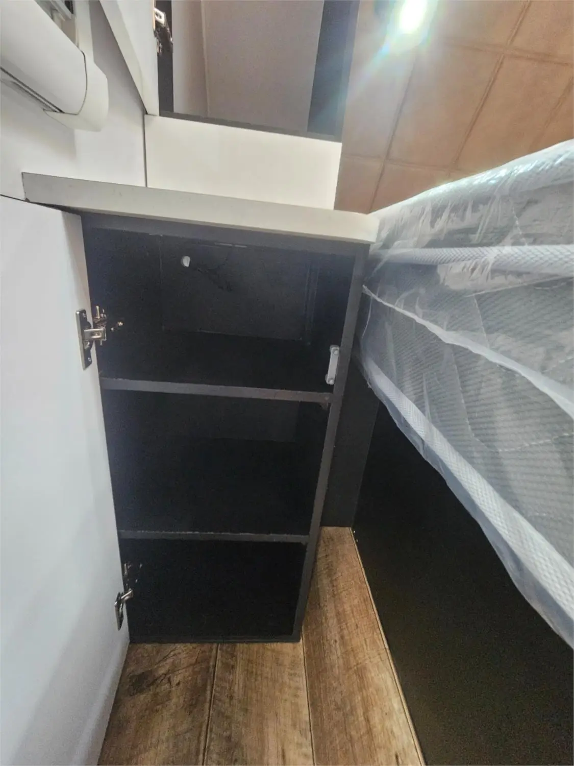 https://media-caravea.syd1.digitaloceanspaces.com/caravans/95EIC16849/exterior-17.webp