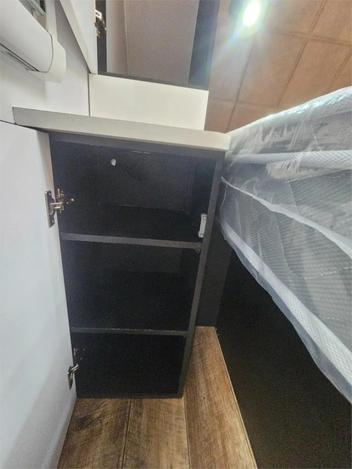 https://media-caravea.syd1.digitaloceanspaces.com/caravans/95EIC16849/exterior-18.webp