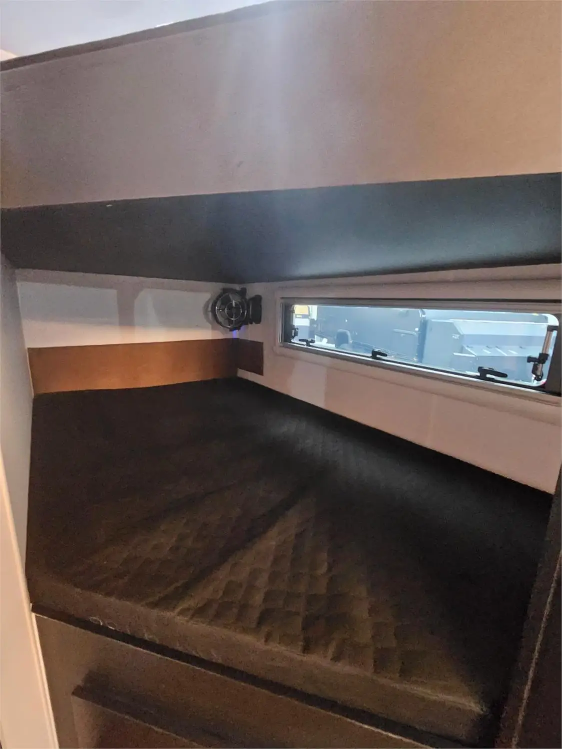 https://media-caravea.syd1.digitaloceanspaces.com/caravans/95EIC16849/exterior-30.webp