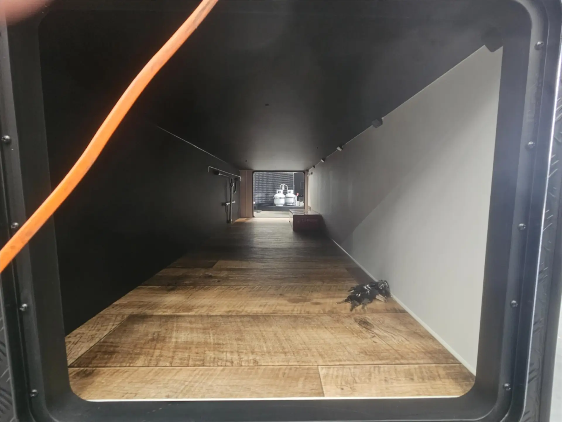 https://media-caravea.syd1.digitaloceanspaces.com/caravans/95EIC16849/exterior-8.webp