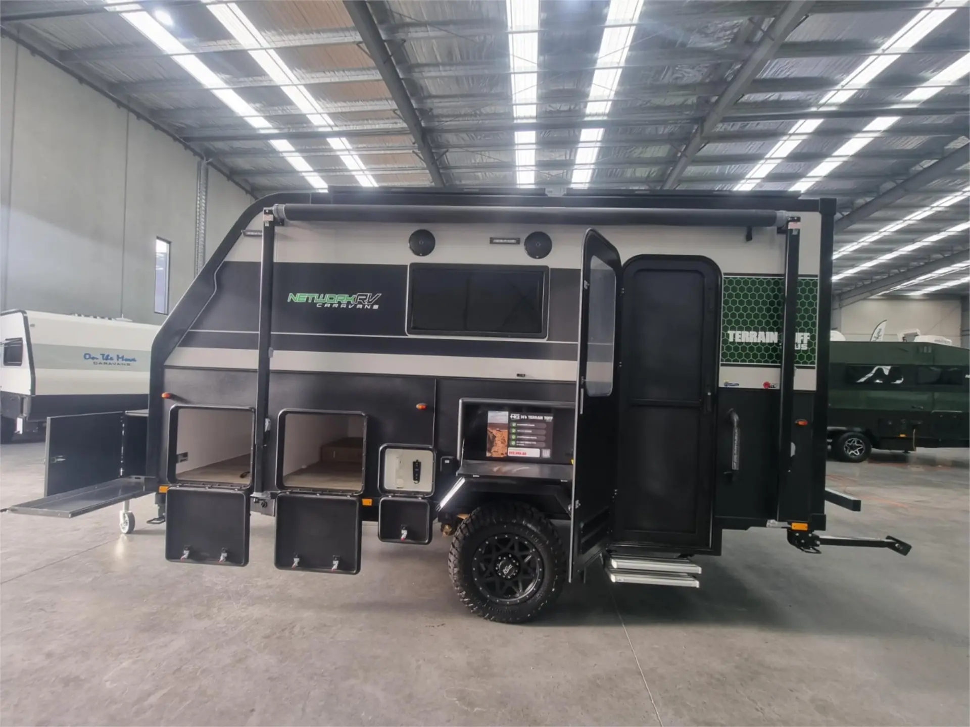 https://media-caravea.syd1.digitaloceanspaces.com/caravans/95EIC19066/exterior-22.webp
