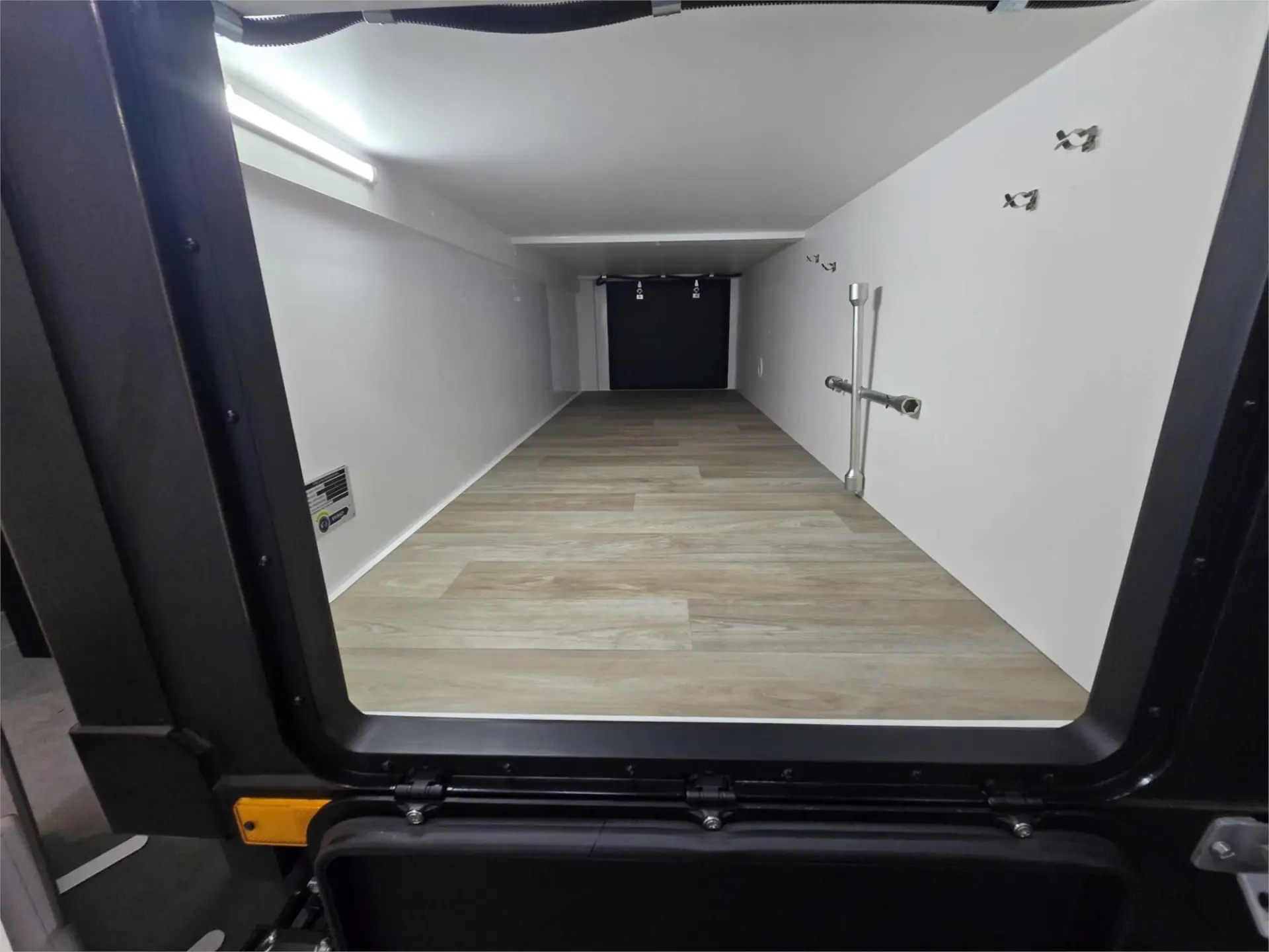 https://media-caravea.syd1.digitaloceanspaces.com/caravans/95EIC19066/exterior-37.webp