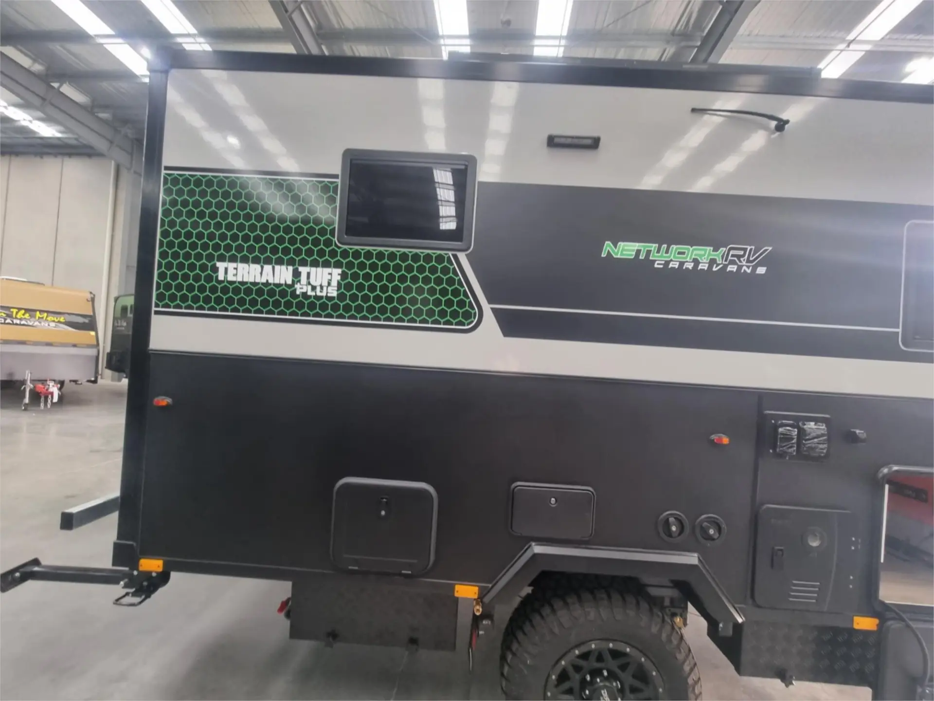 https://media-caravea.syd1.digitaloceanspaces.com/caravans/95EIC19066/exterior-39.webp