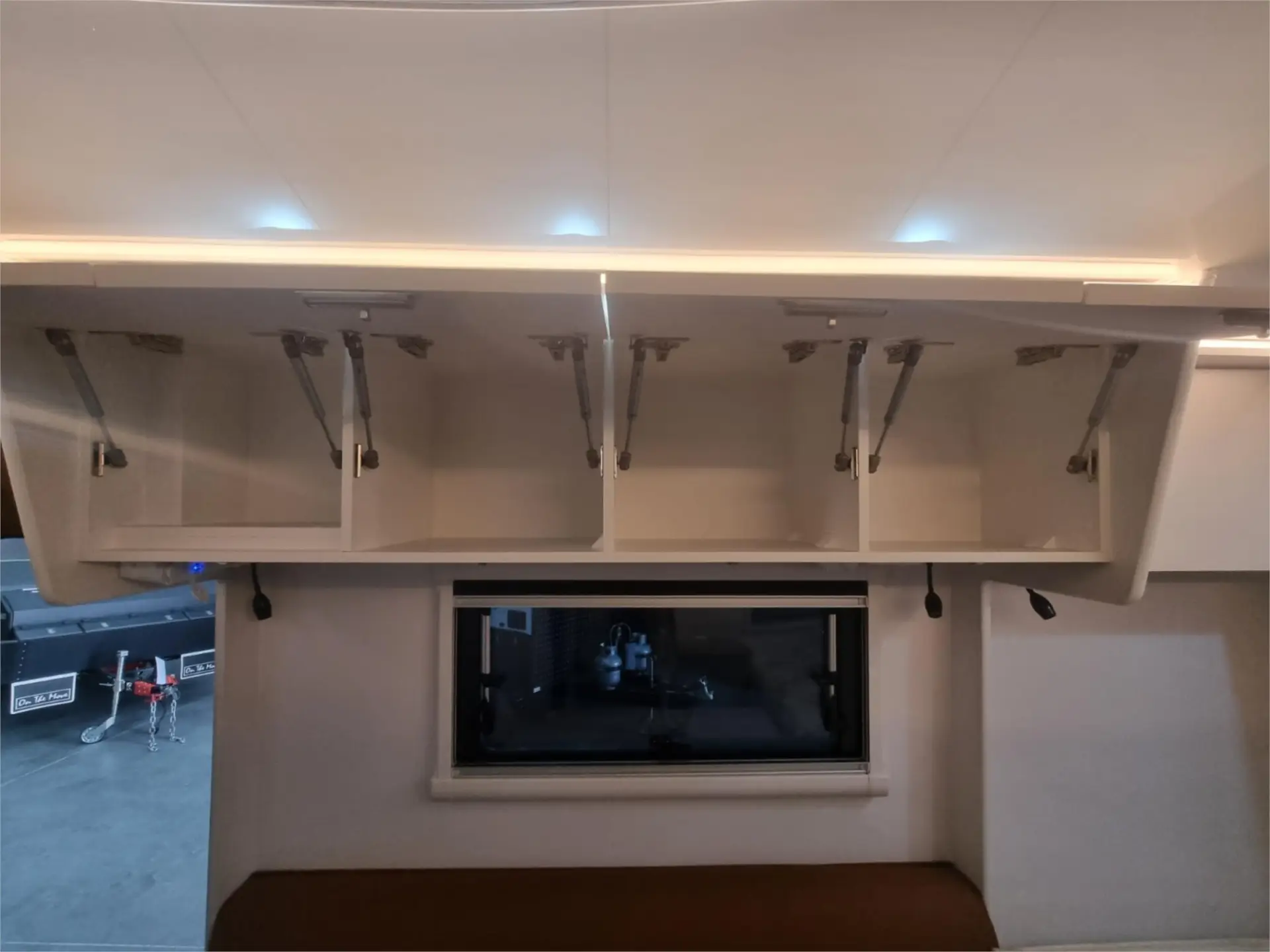 https://media-caravea.syd1.digitaloceanspaces.com/caravans/95EIC19066/exterior-5.webp