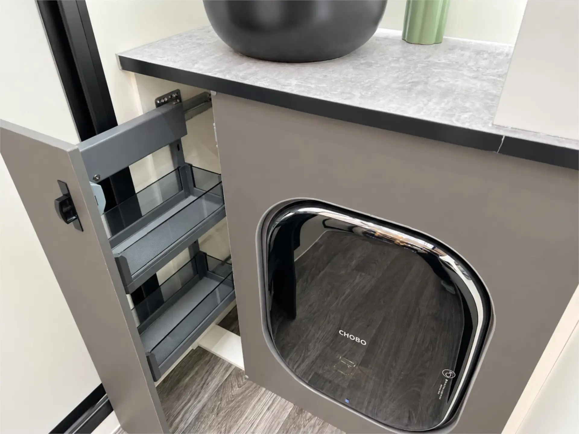 https://media-caravea.syd1.digitaloceanspaces.com/caravans/95EIC20748/exterior-9.webp