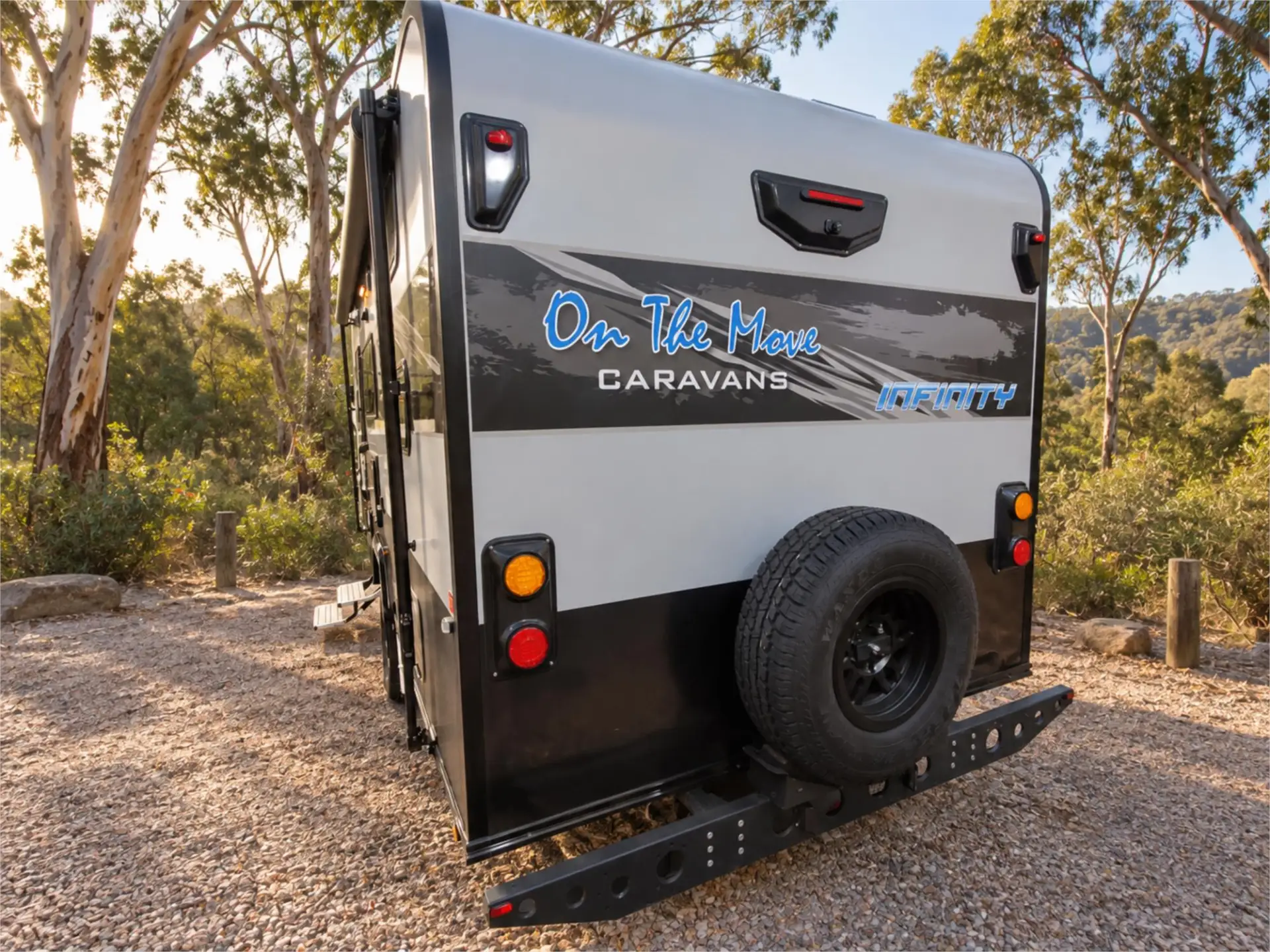 https://media-caravea.syd1.digitaloceanspaces.com/caravans/95EIC20749/exterior-12.webp