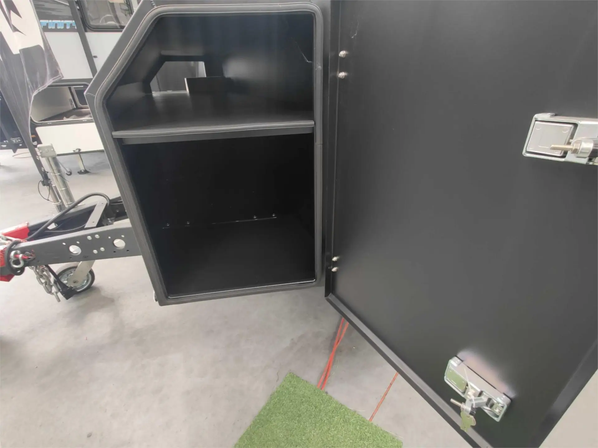https://media-caravea.syd1.digitaloceanspaces.com/caravans/95EIC20819/exterior-4.webp