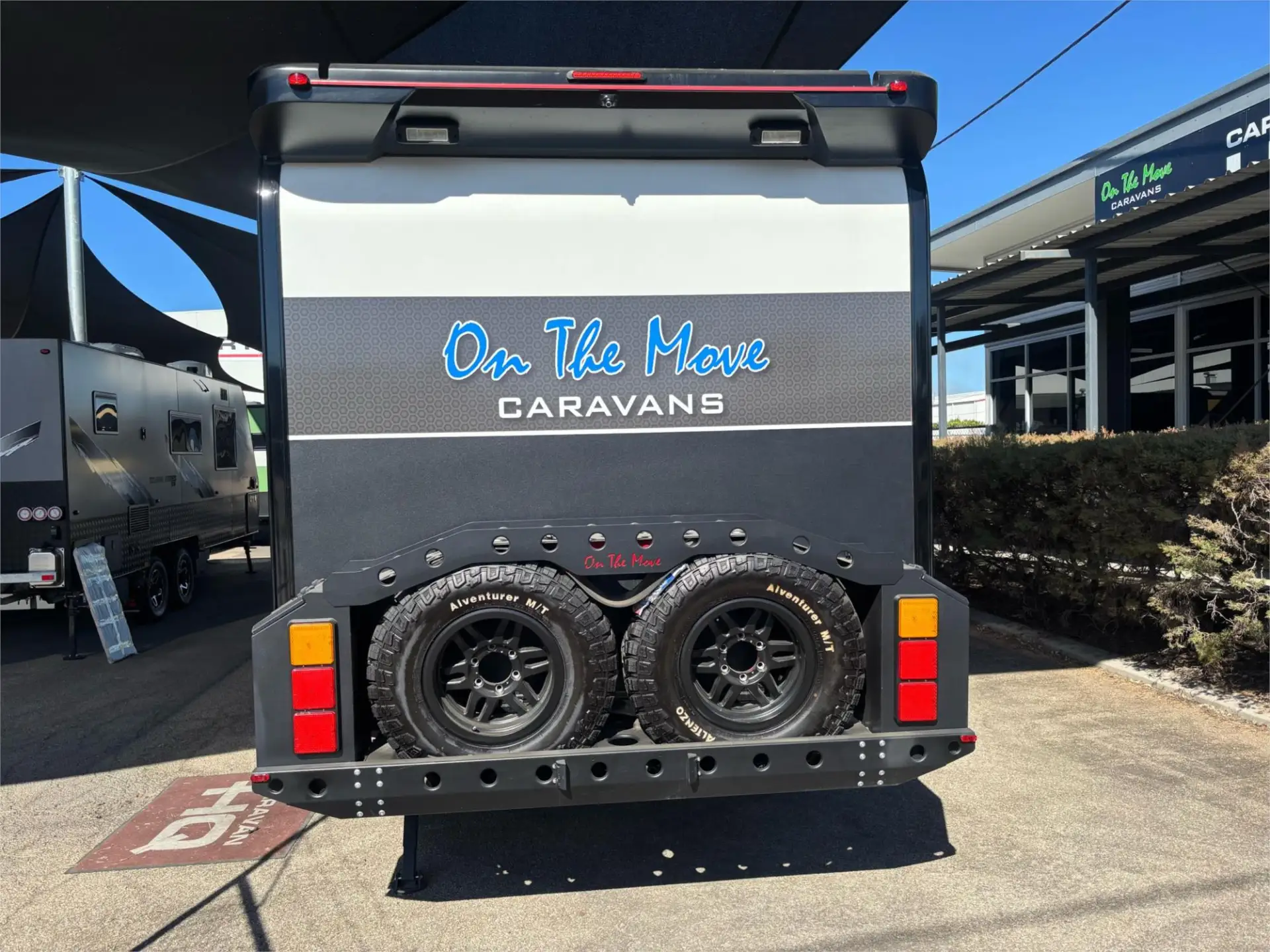 https://media-caravea.syd1.digitaloceanspaces.com/caravans/95EIC21369/exterior-12.webp