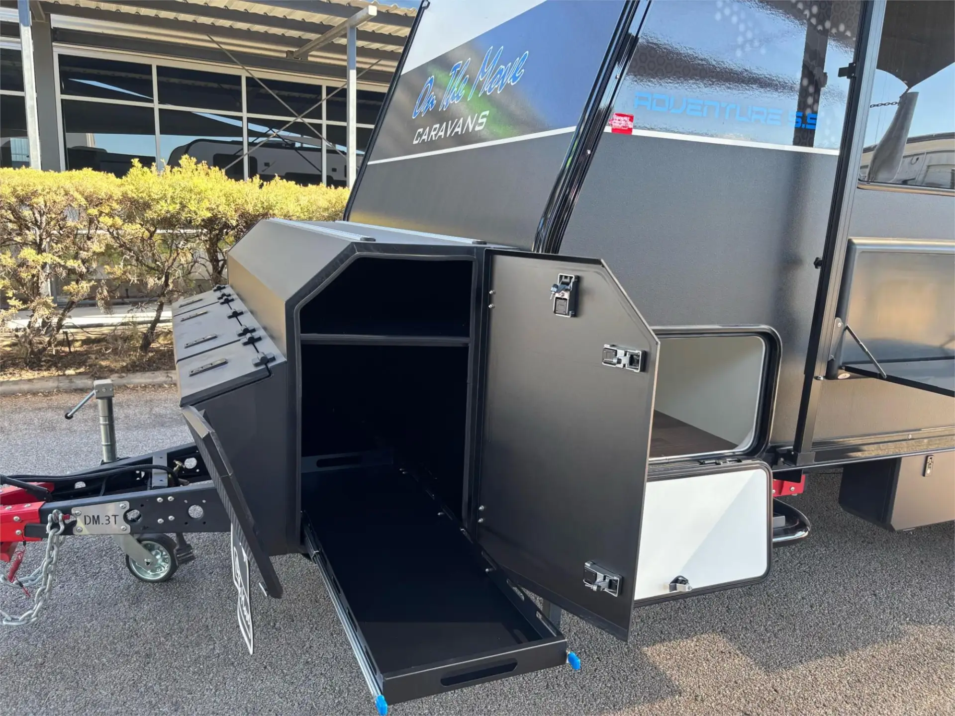 https://media-caravea.syd1.digitaloceanspaces.com/caravans/95EIC21369/exterior-13.webp