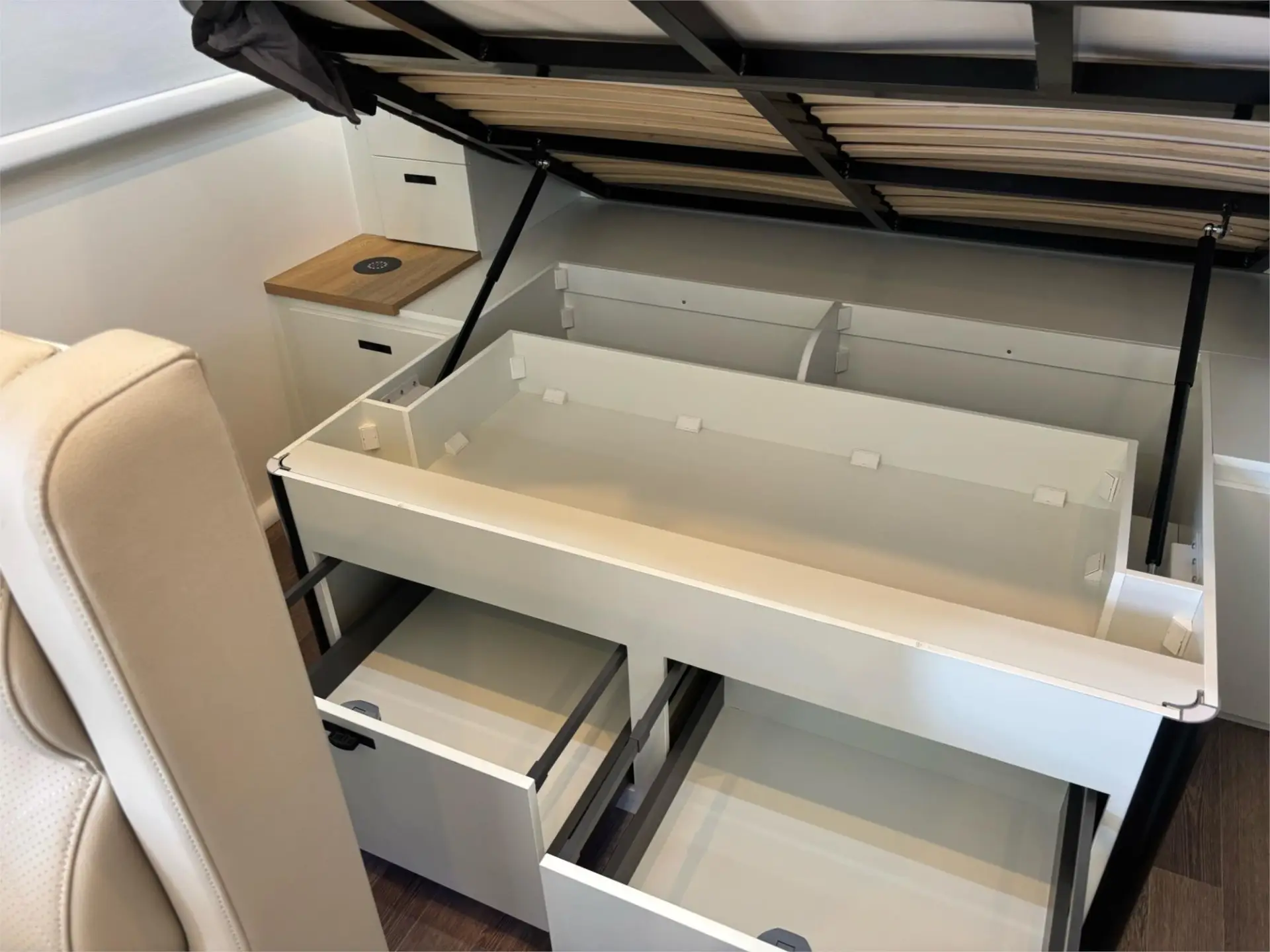 https://media-caravea.syd1.digitaloceanspaces.com/caravans/95EIC21369/exterior-26.webp