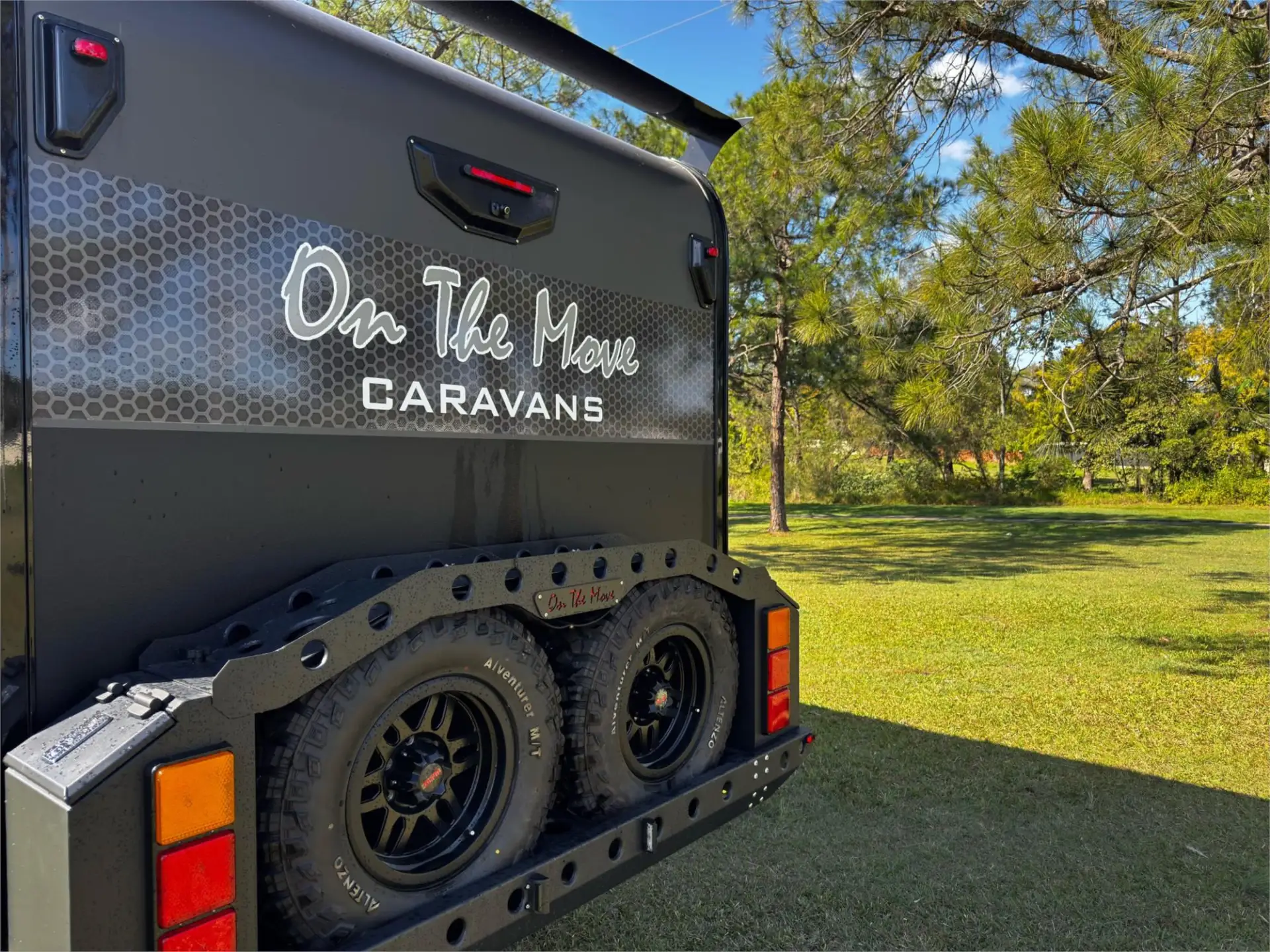 https://media-caravea.syd1.digitaloceanspaces.com/caravans/95EIC21480/exterior-12.webp