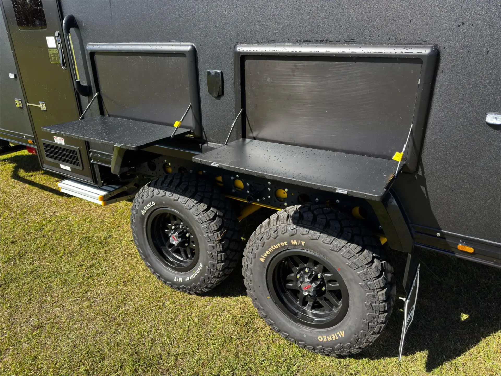 https://media-caravea.syd1.digitaloceanspaces.com/caravans/95EIC21480/exterior-13.webp