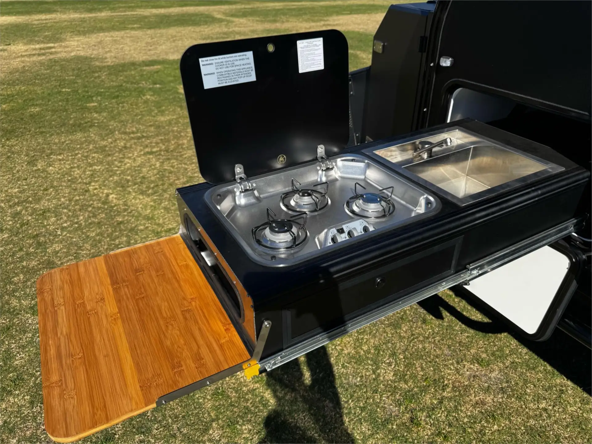 https://media-caravea.syd1.digitaloceanspaces.com/caravans/95EIC21480/exterior-17.webp