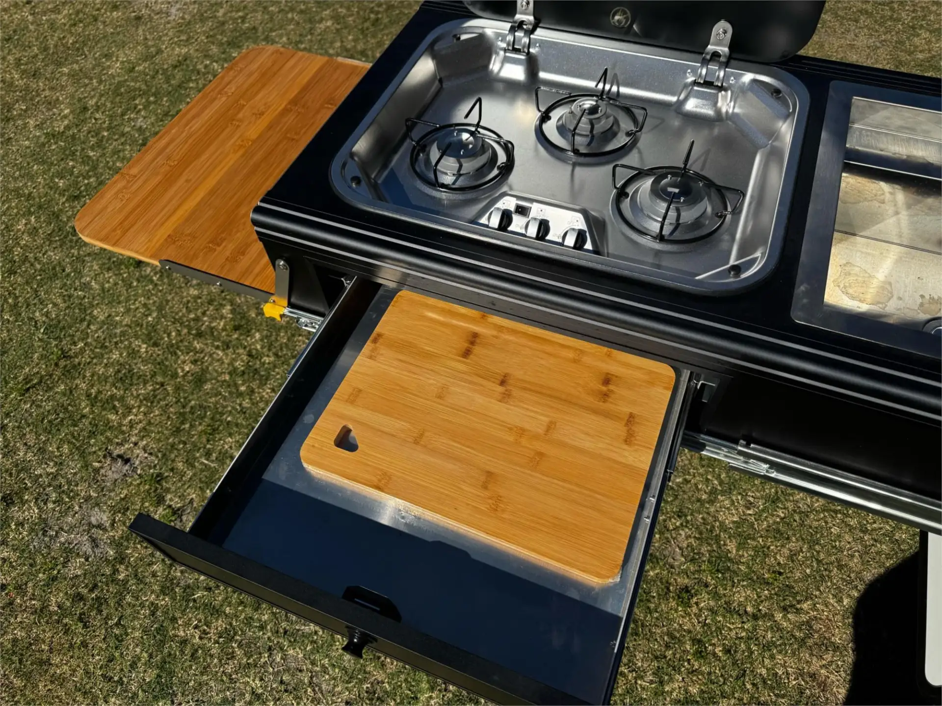 https://media-caravea.syd1.digitaloceanspaces.com/caravans/95EIC21480/exterior-18.webp
