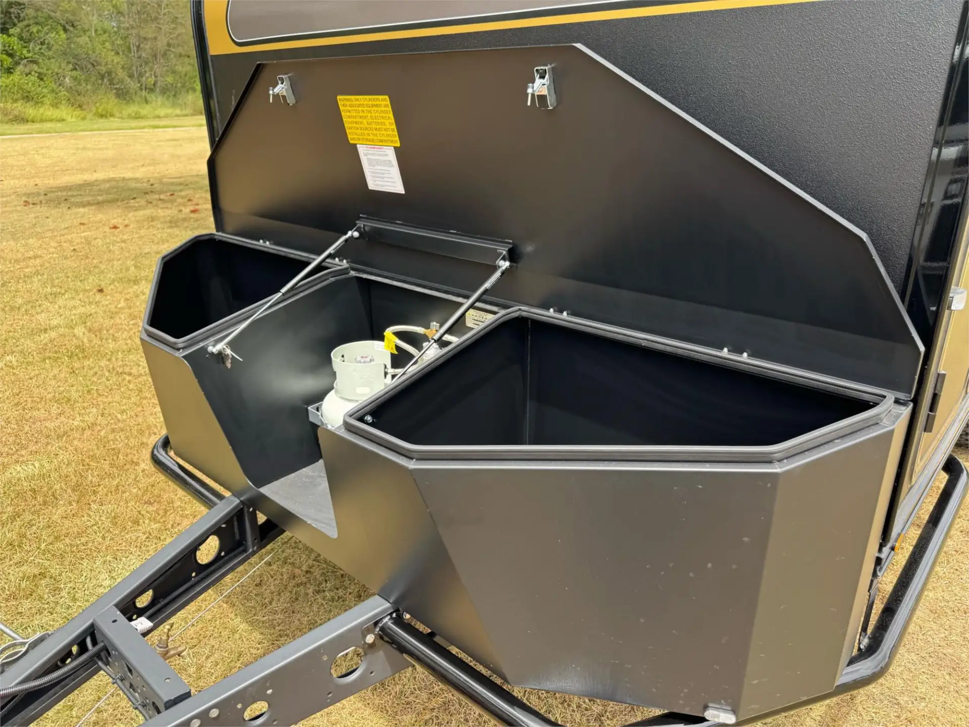 https://media-caravea.syd1.digitaloceanspaces.com/caravans/95EIC21753/exterior-13.webp