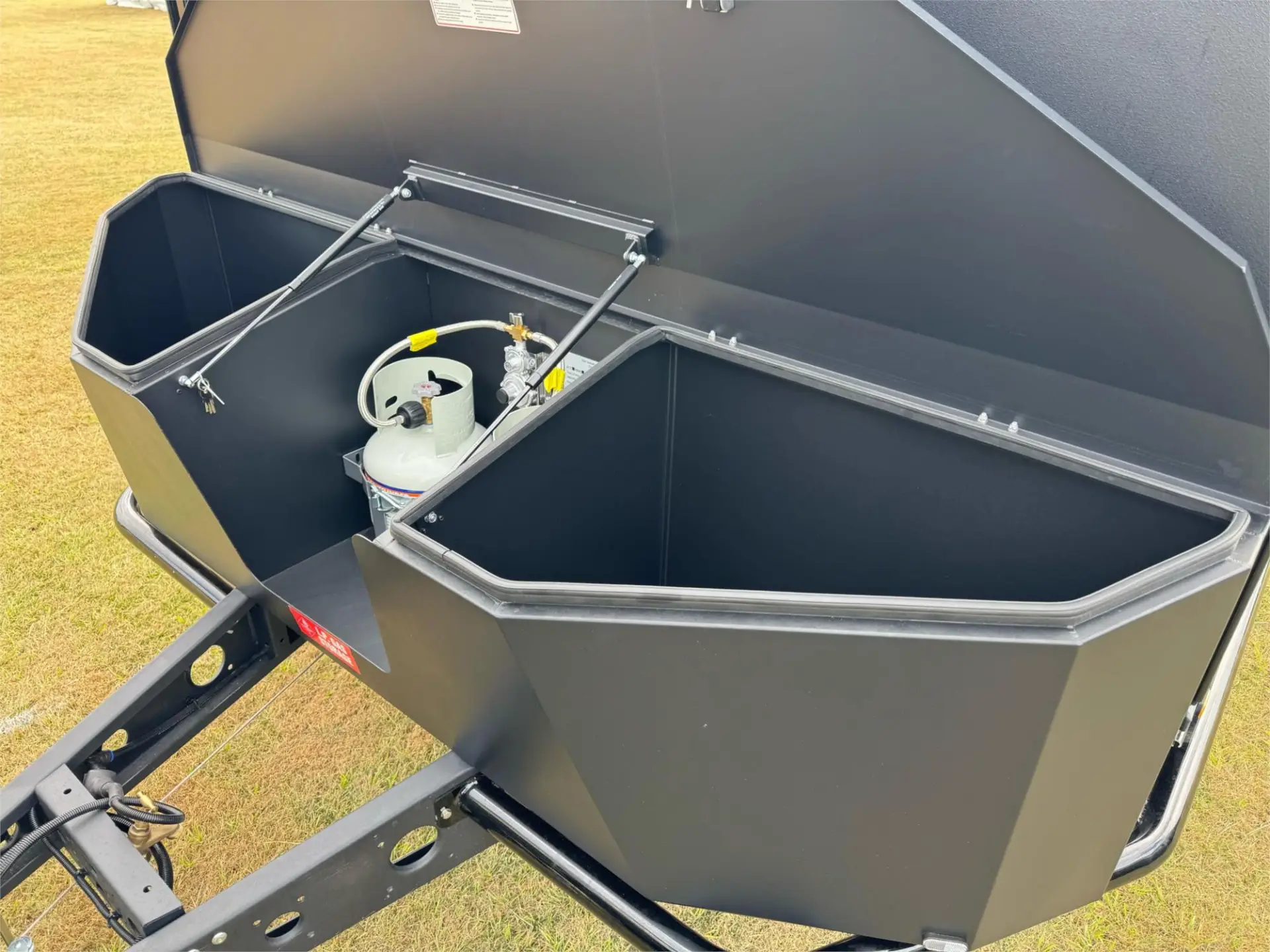 https://media-caravea.syd1.digitaloceanspaces.com/caravans/95EIC21753/exterior-38.webp
